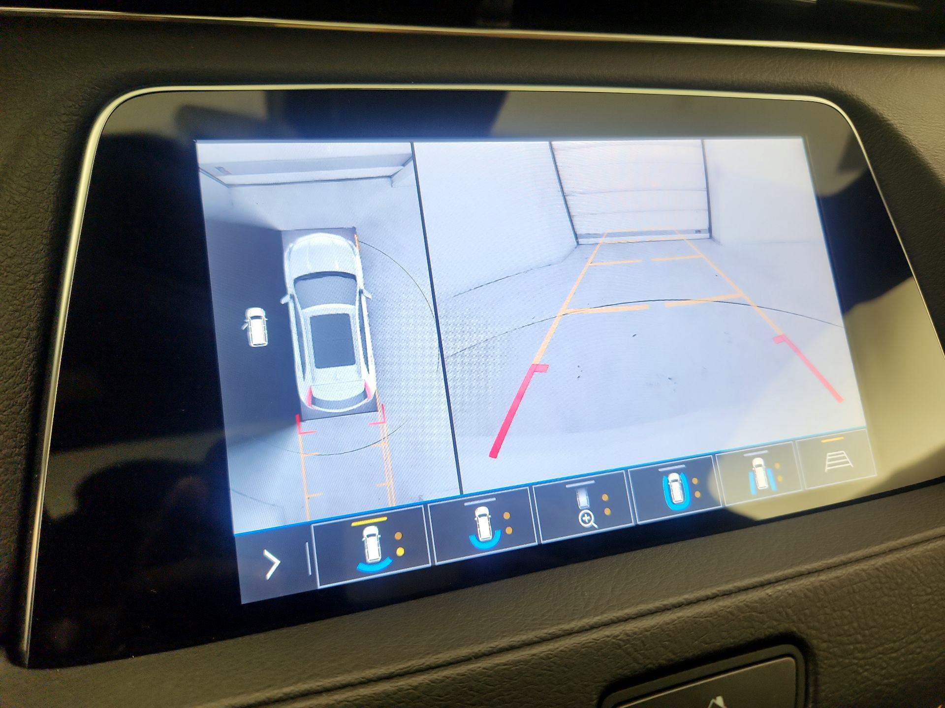 Thumbnail: 2019 Cadillac XT4 - 15