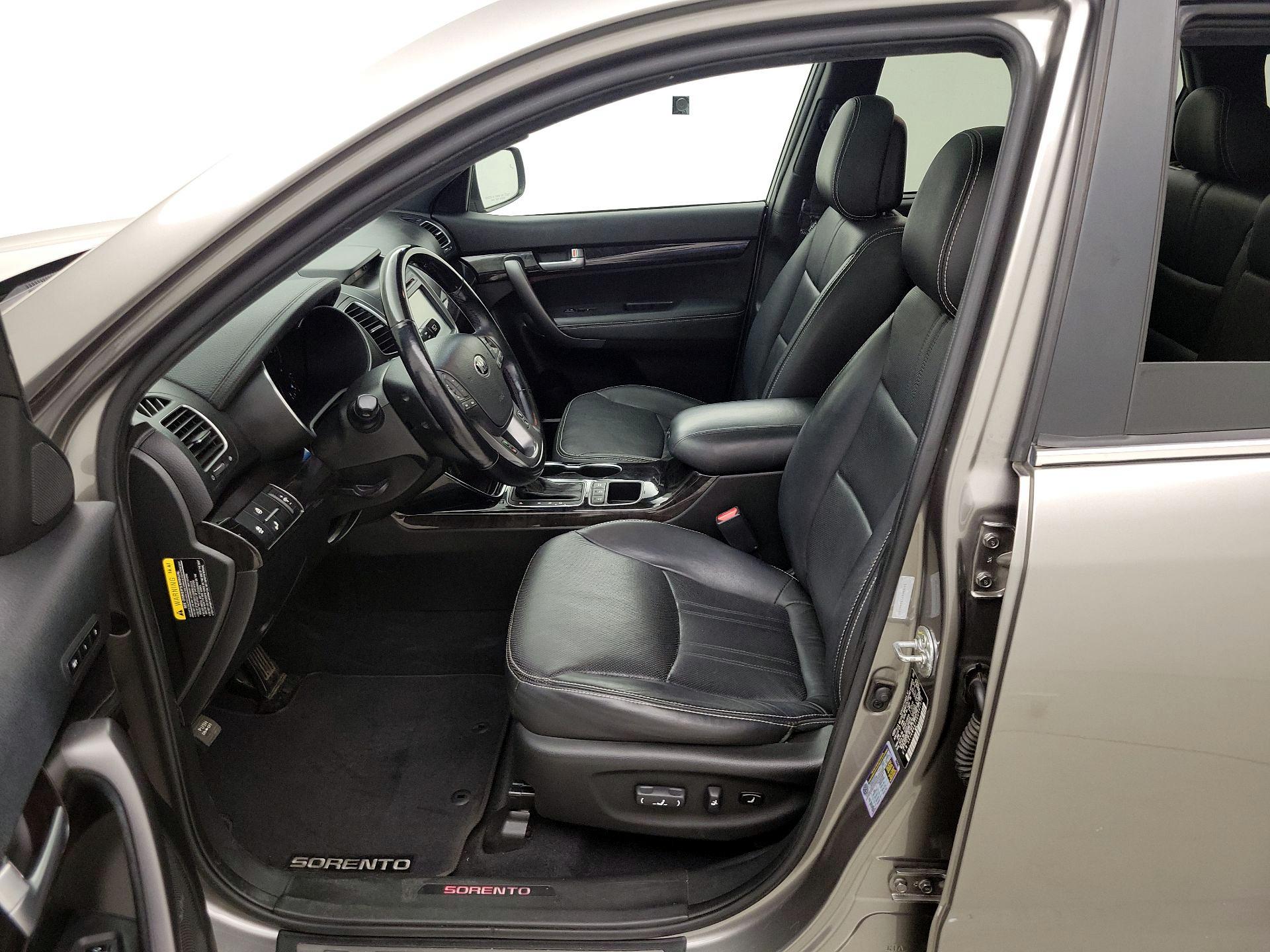 Thumbnail: 2014 Kia Sorento - 11