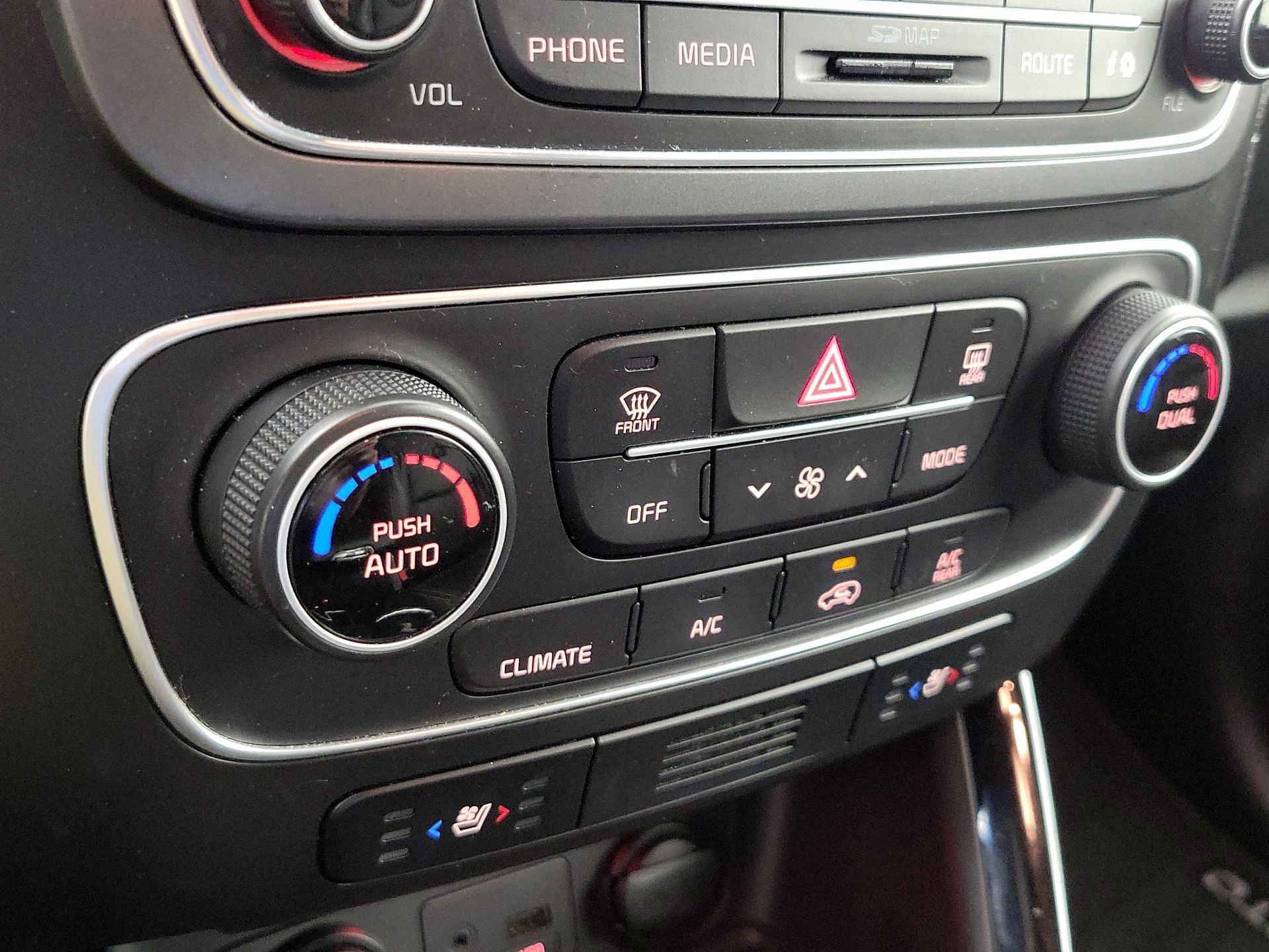 Thumbnail: 2014 Kia Sorento - 17