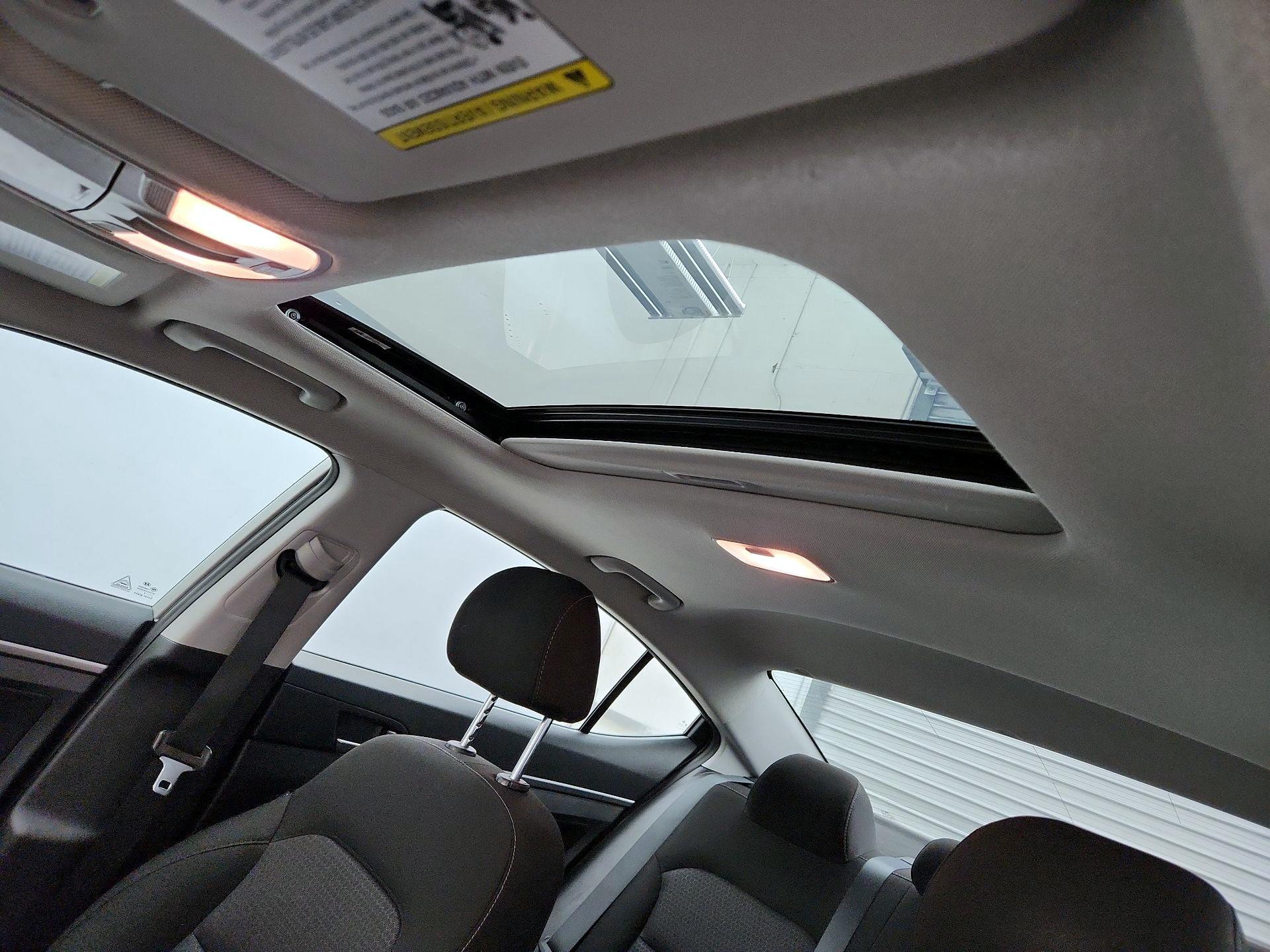 Thumbnail: 2018 Hyundai Elantra - 19
