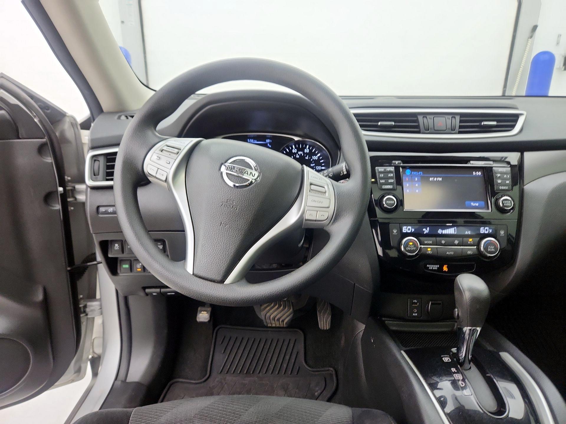Thumbnail: 2016 Nissan Rogue - 10