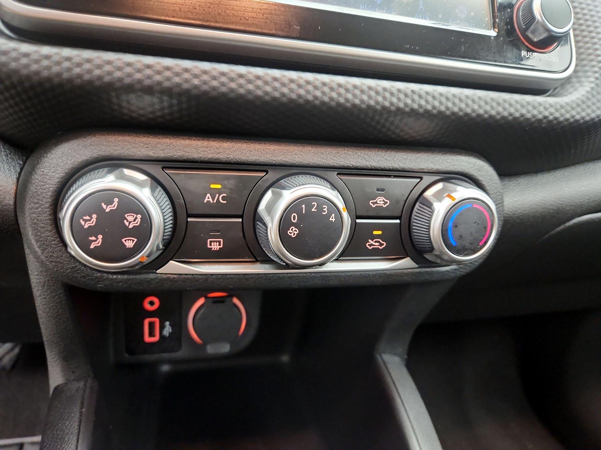 Thumbnail: 2021 Nissan Kicks - 16