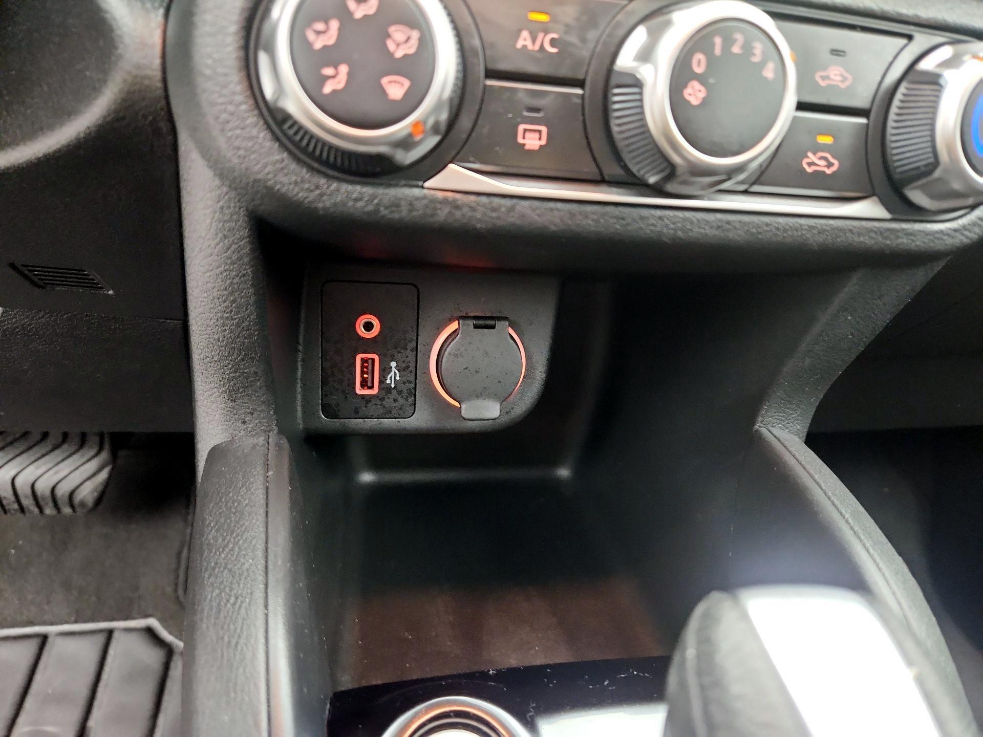 Thumbnail: 2021 Nissan Kicks - 18