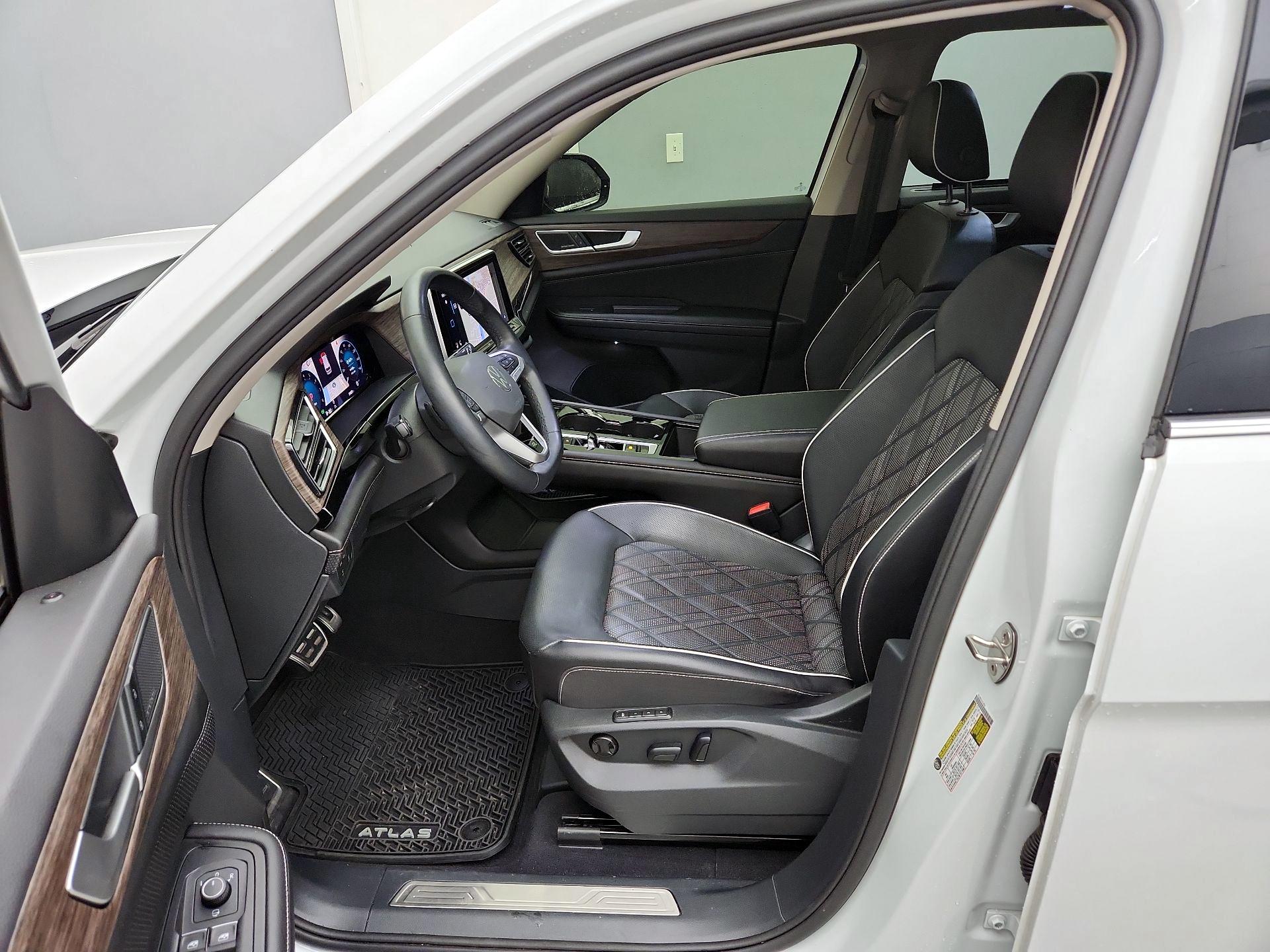 Thumbnail: 2024 Volkswagen Atlas - 11