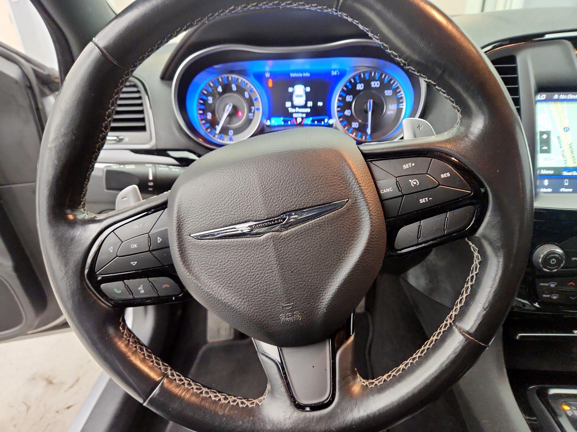 Thumbnail: 2021 Chrysler 300 - 10