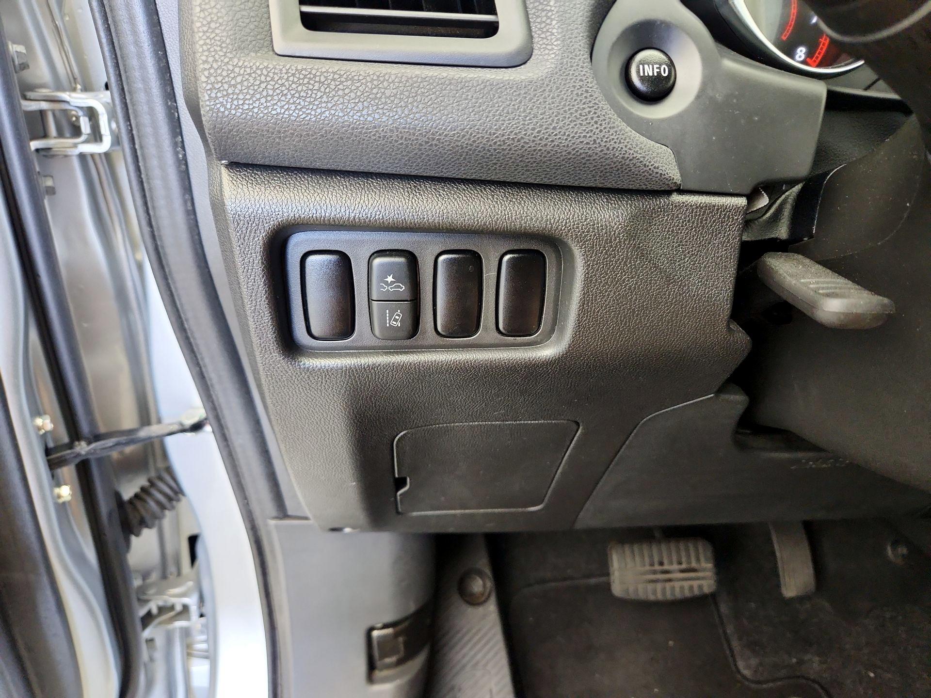 Thumbnail: 2023 Mitsubishi Outlander Sport - 13