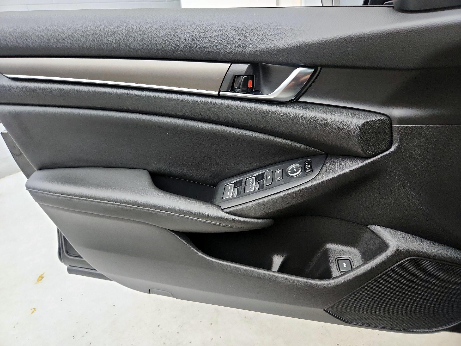 Thumbnail: 2019 Honda Accord - 12