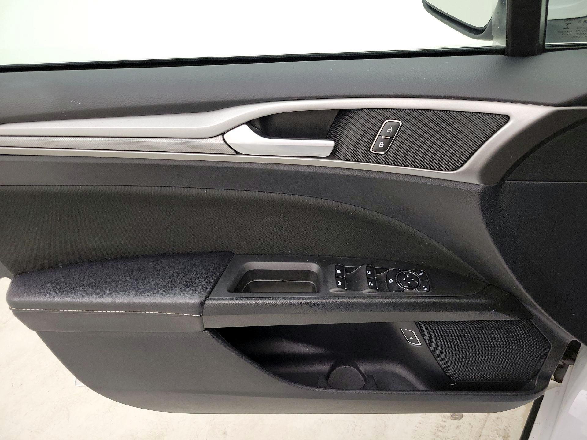 Thumbnail: 2020 Ford Fusion - 12