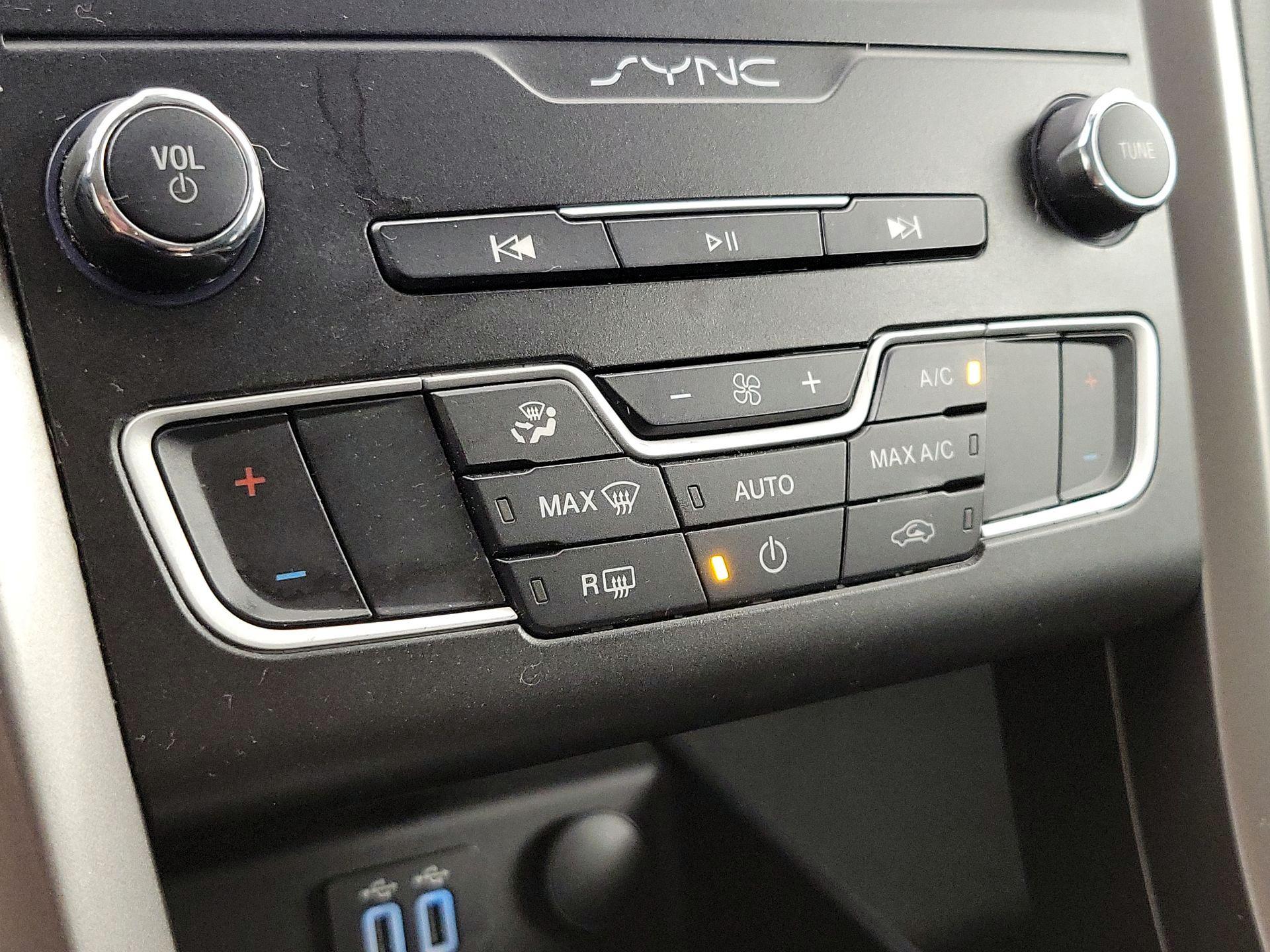 Thumbnail: 2020 Ford Fusion - 17