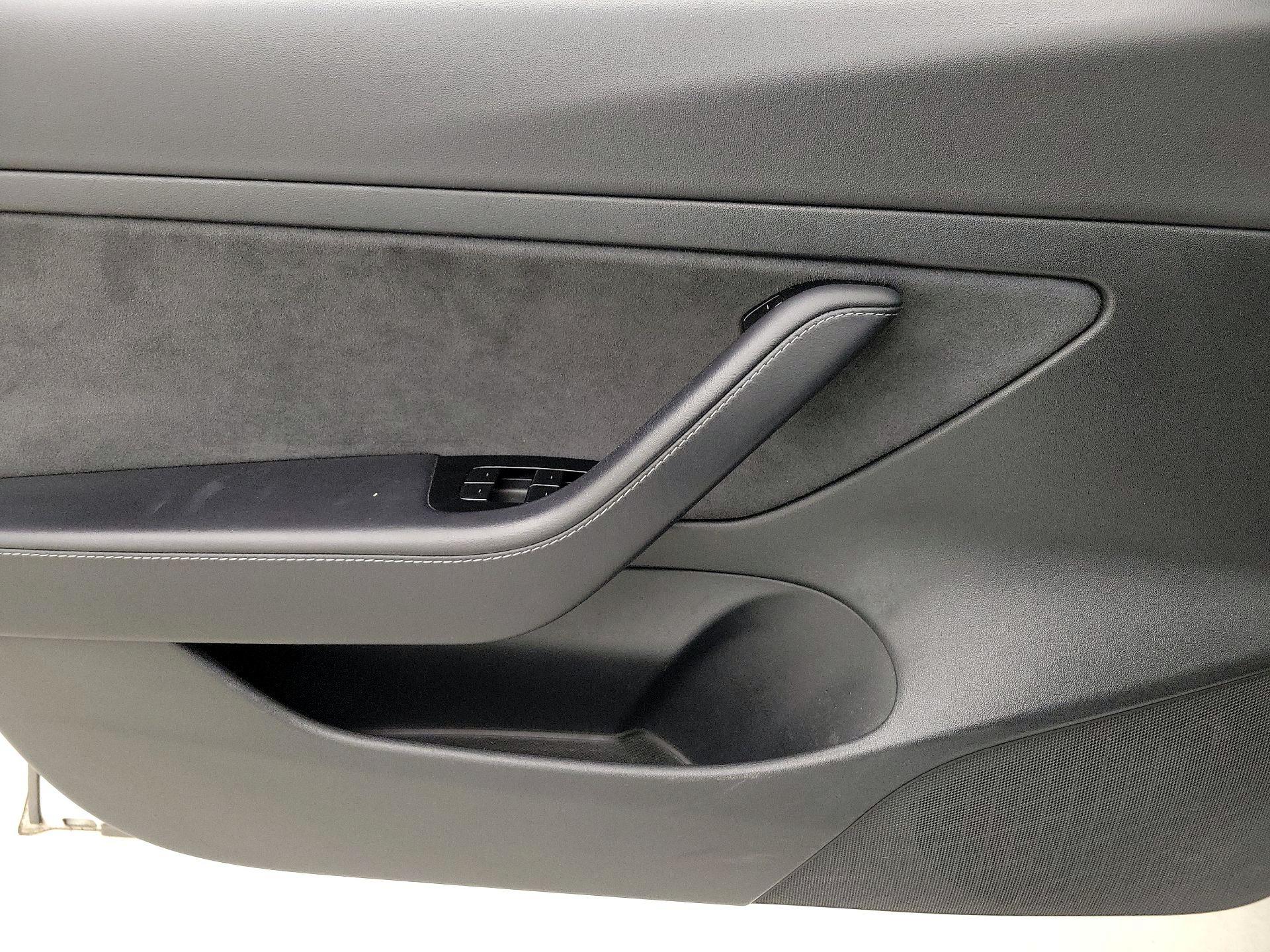 Thumbnail: 2020 Tesla Model 3 - 12