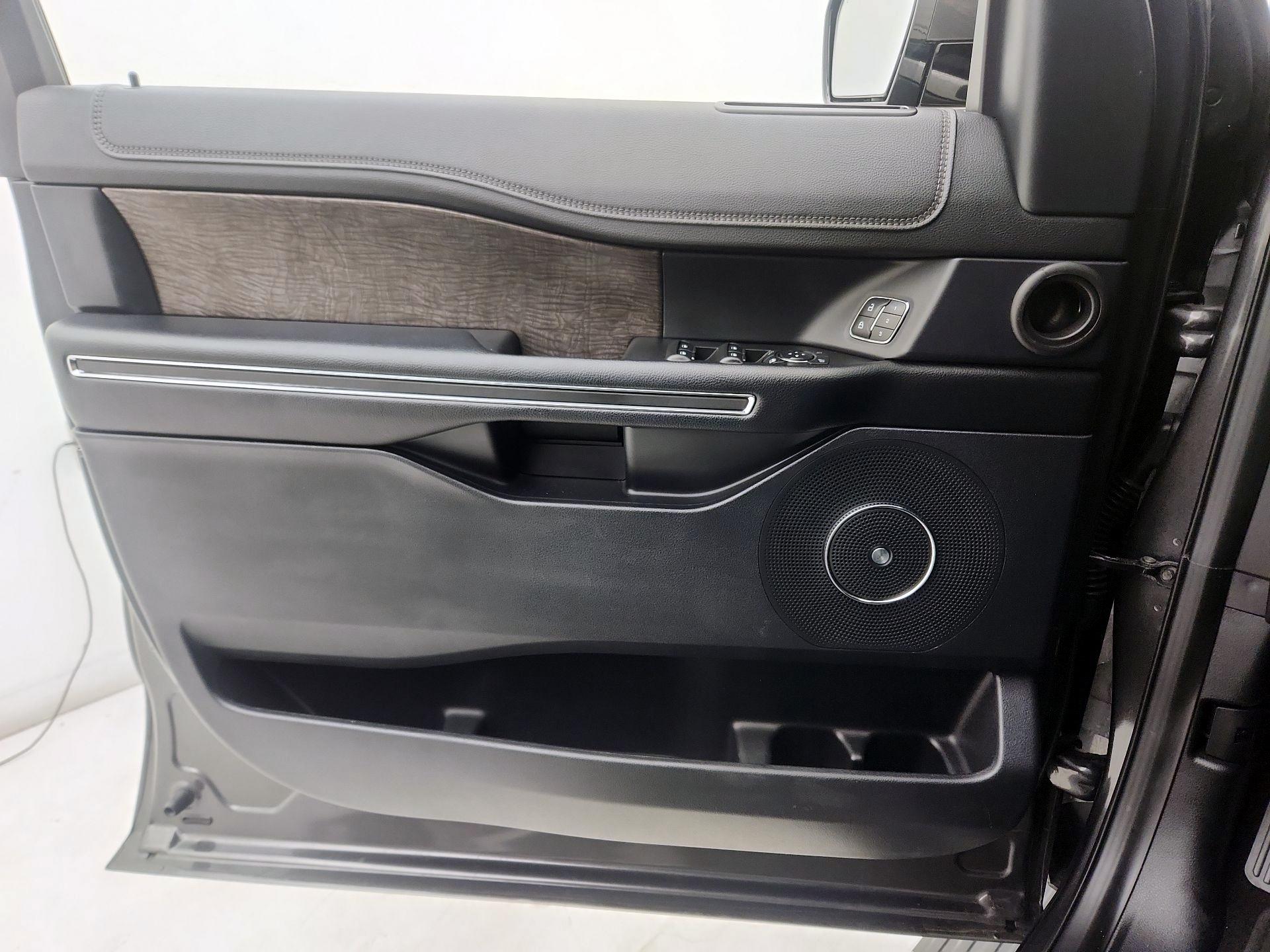 Thumbnail: 2020 Ford Expedition - 12