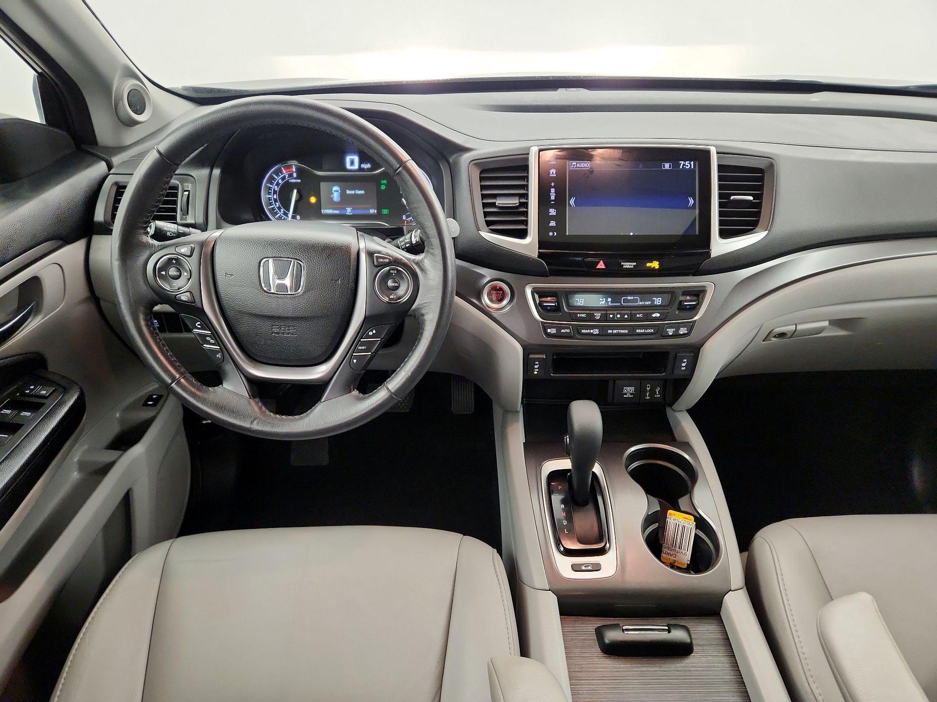 Thumbnail: 2017 Honda Pilot - 9