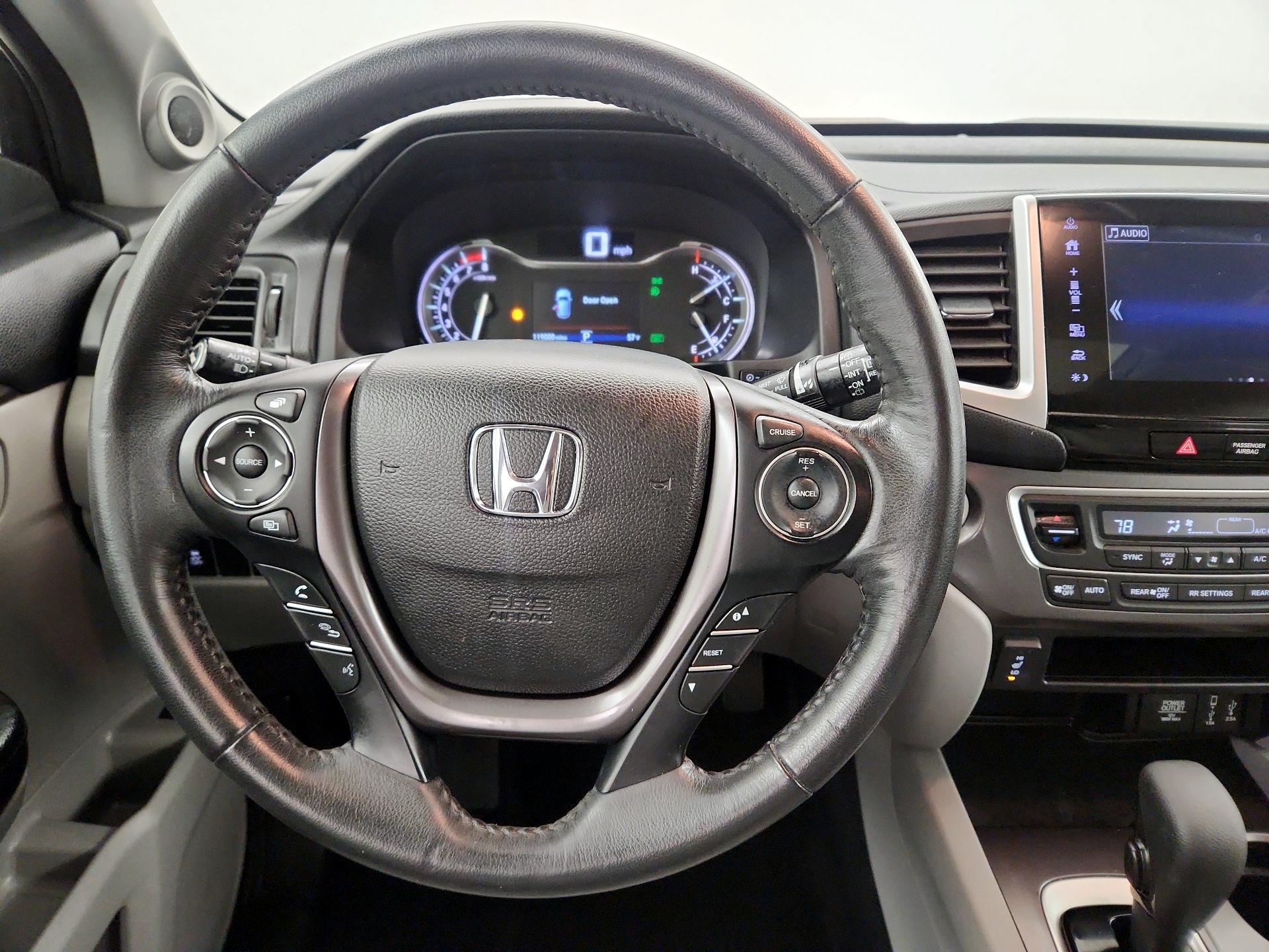 Thumbnail: 2017 Honda Pilot - 10