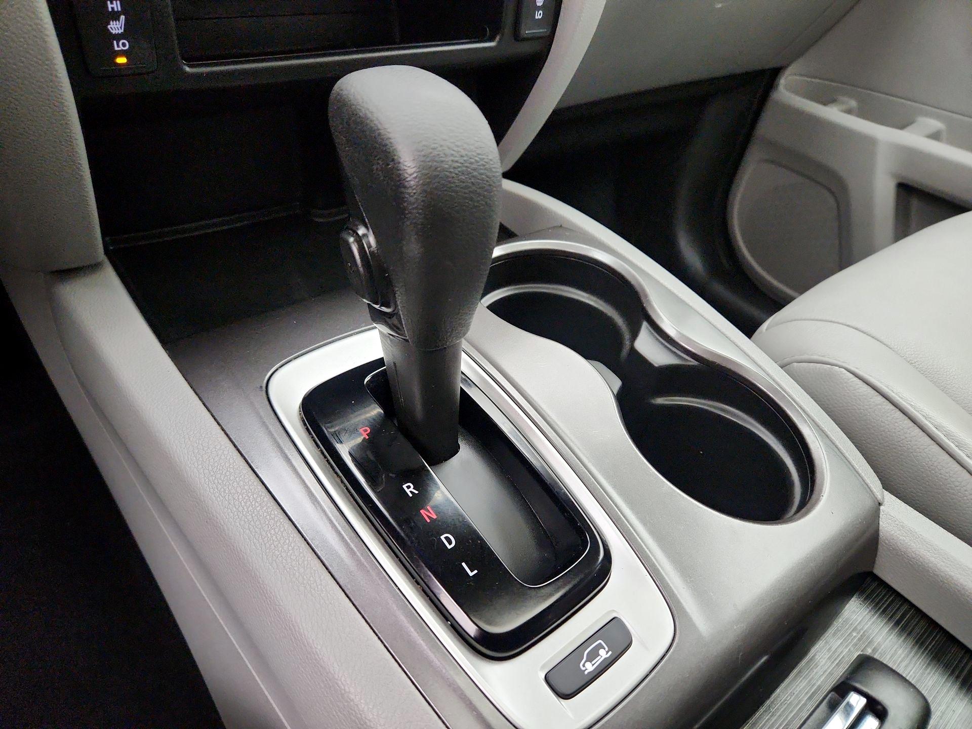 Thumbnail: 2017 Honda Pilot - 17