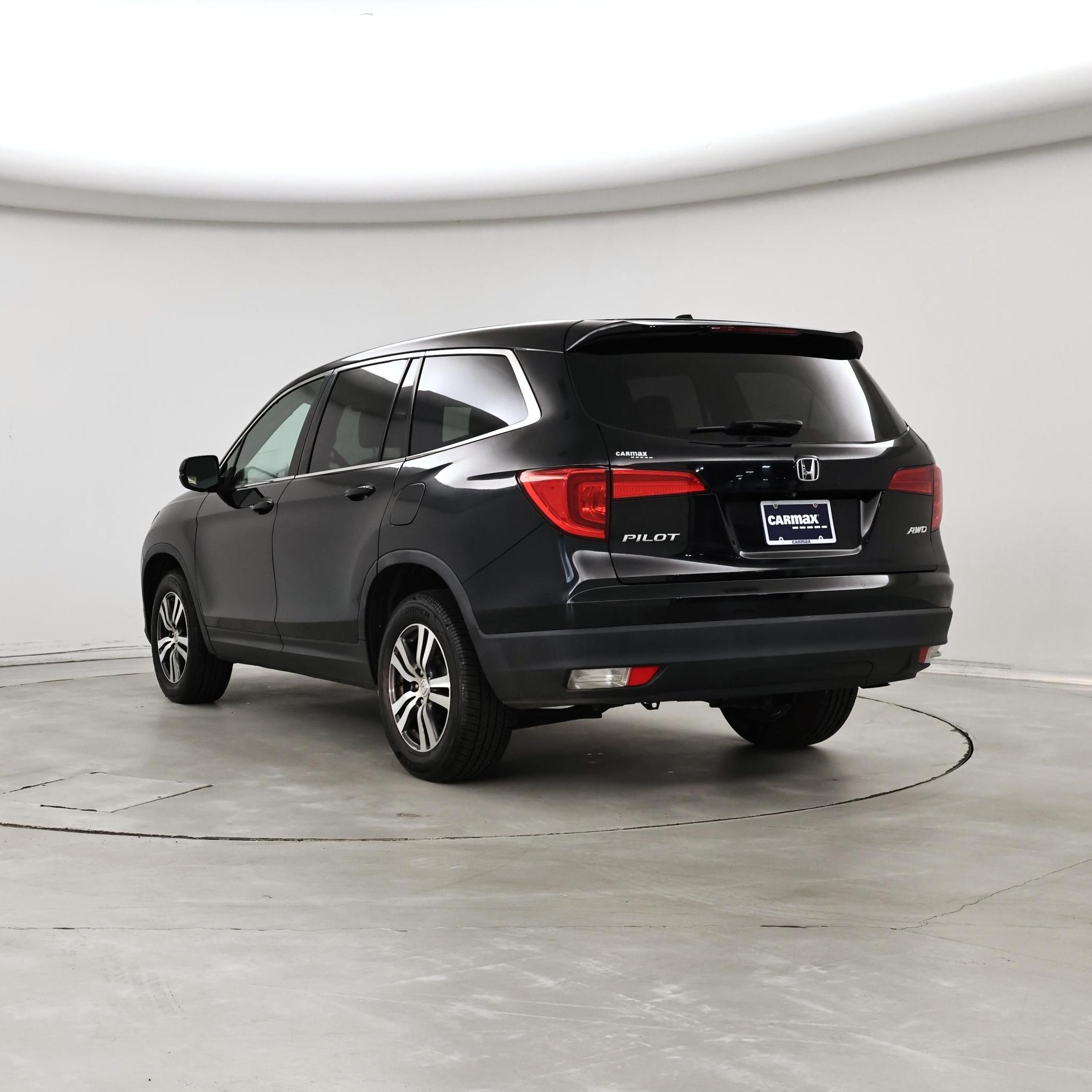 Thumbnail: 2017 Honda Pilot - 2