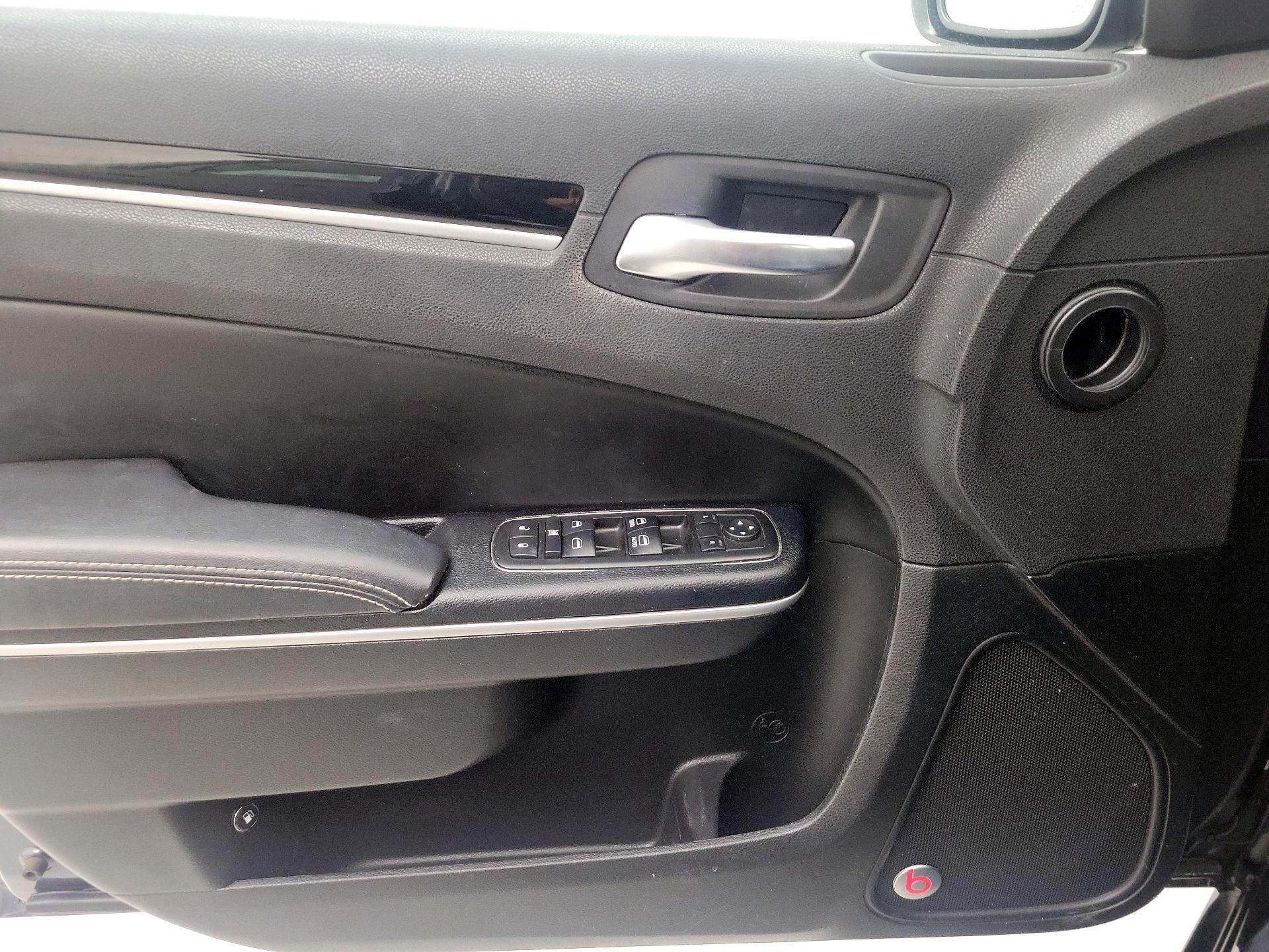 Thumbnail: 2017 Chrysler 300 - 12