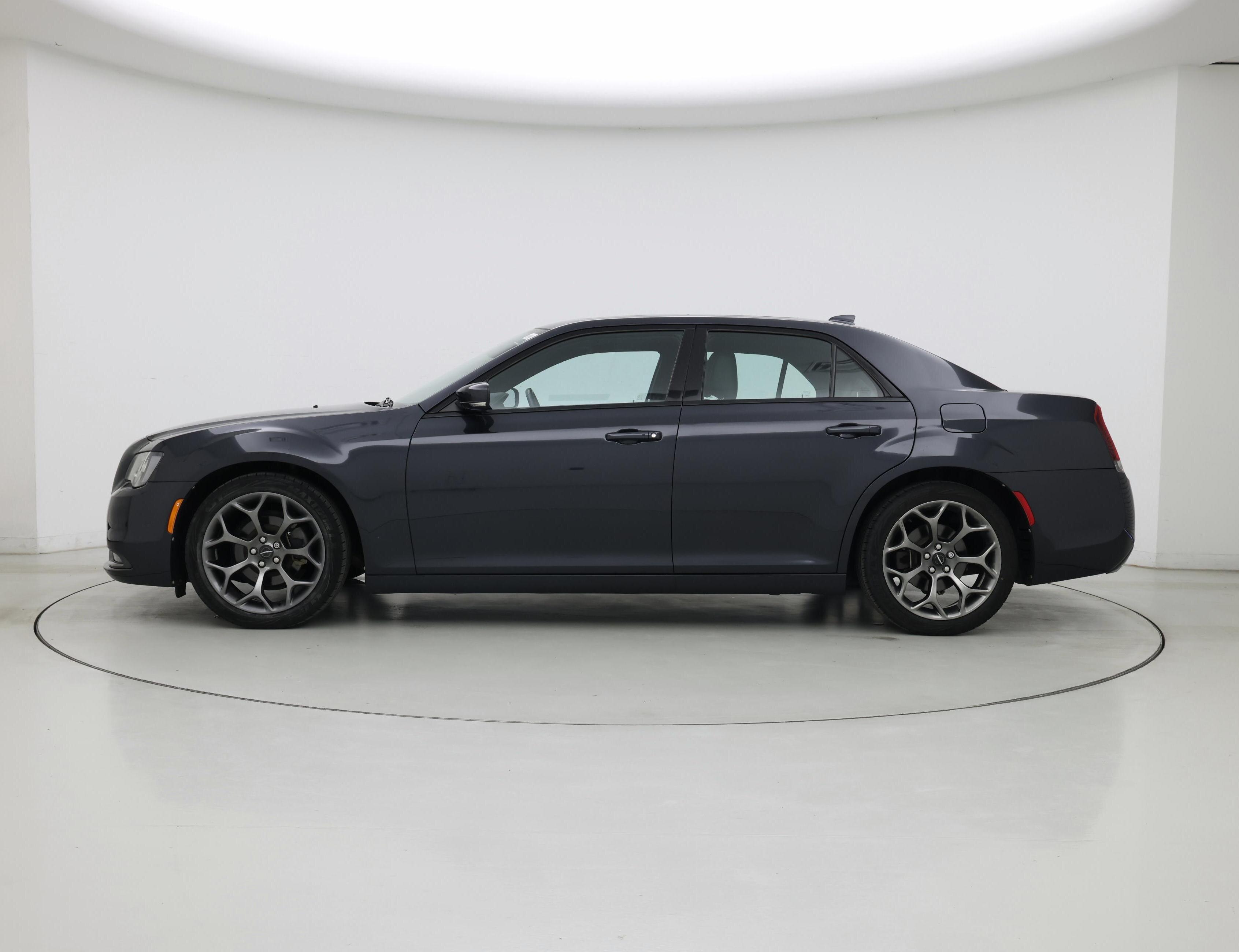 Thumbnail: 2017 Chrysler 300 - 3