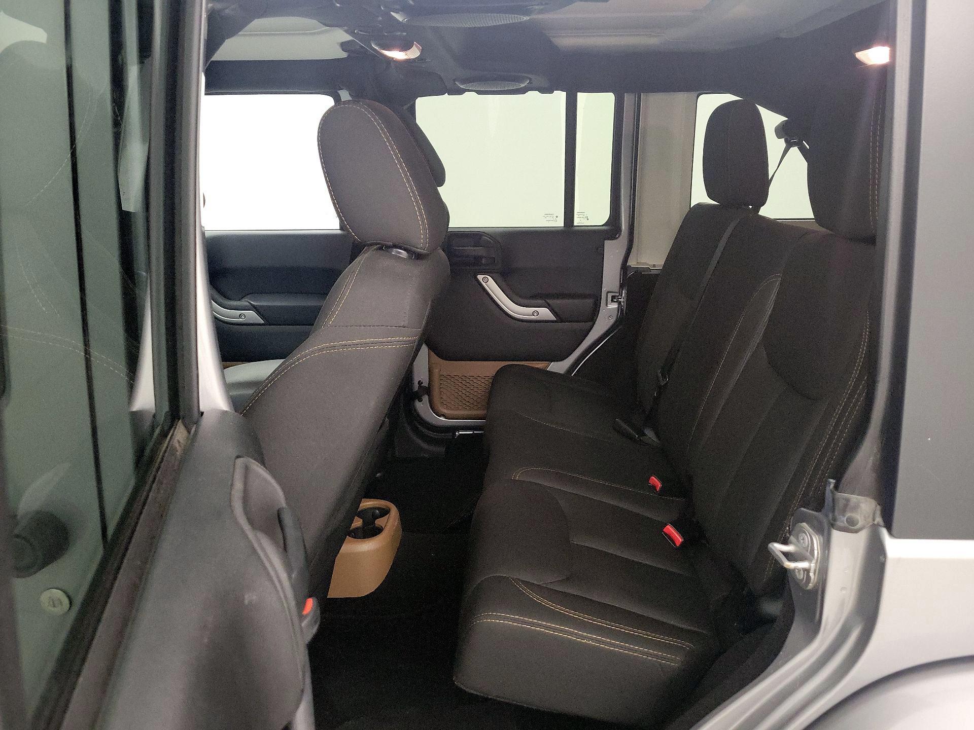 Thumbnail: 2014 Jeep Wrangler - 16