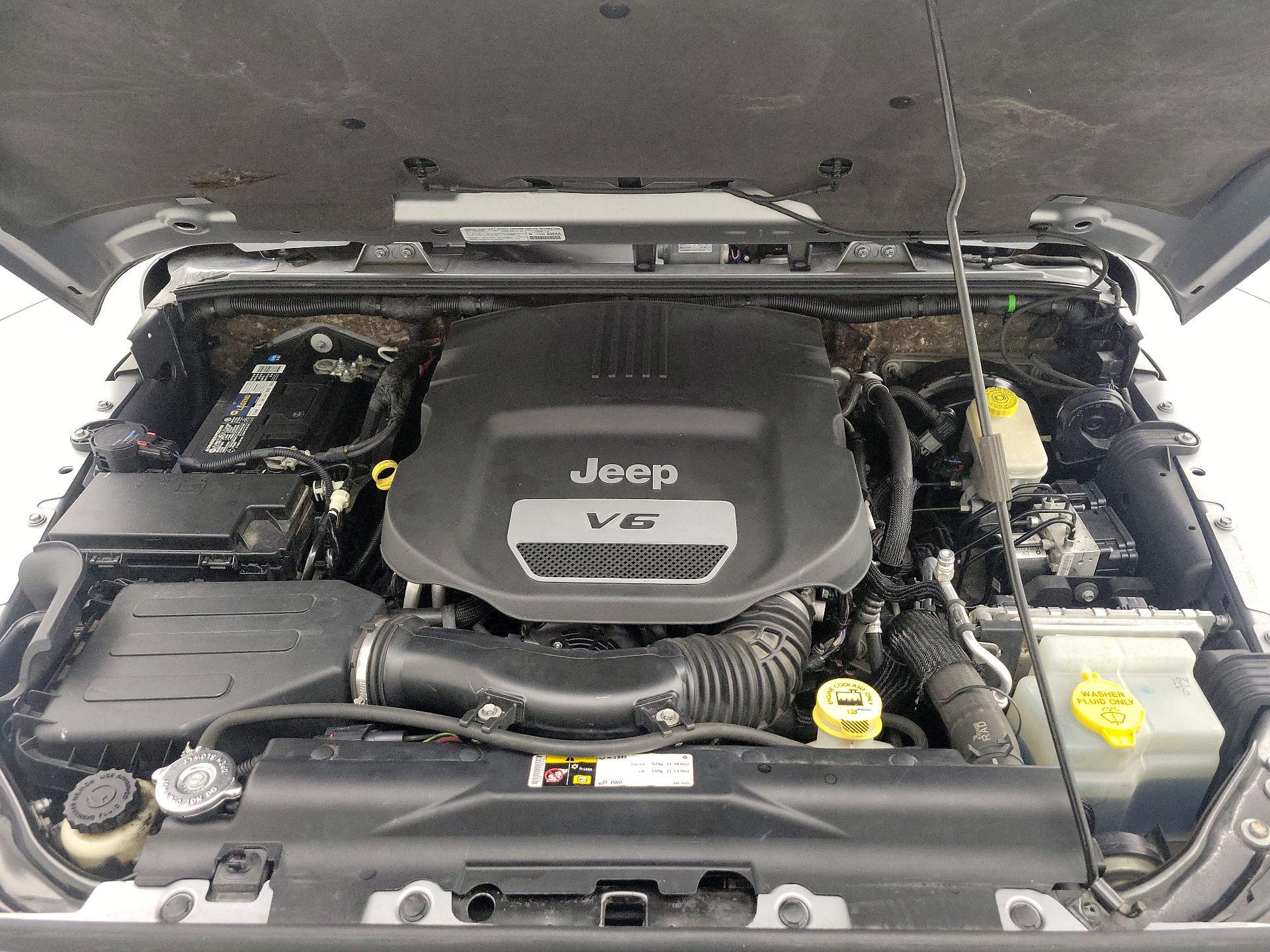 Thumbnail: 2014 Jeep Wrangler - 18