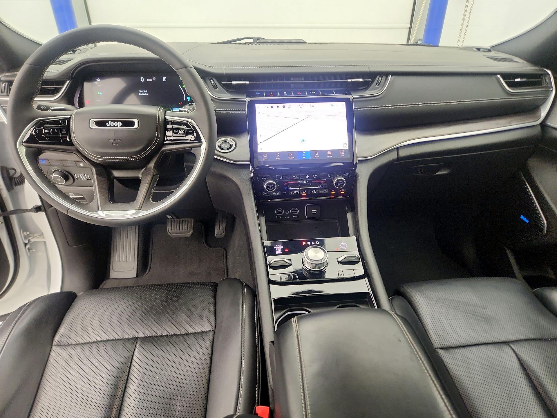 Thumbnail: 2022 Jeep Grand Cherokee - 9