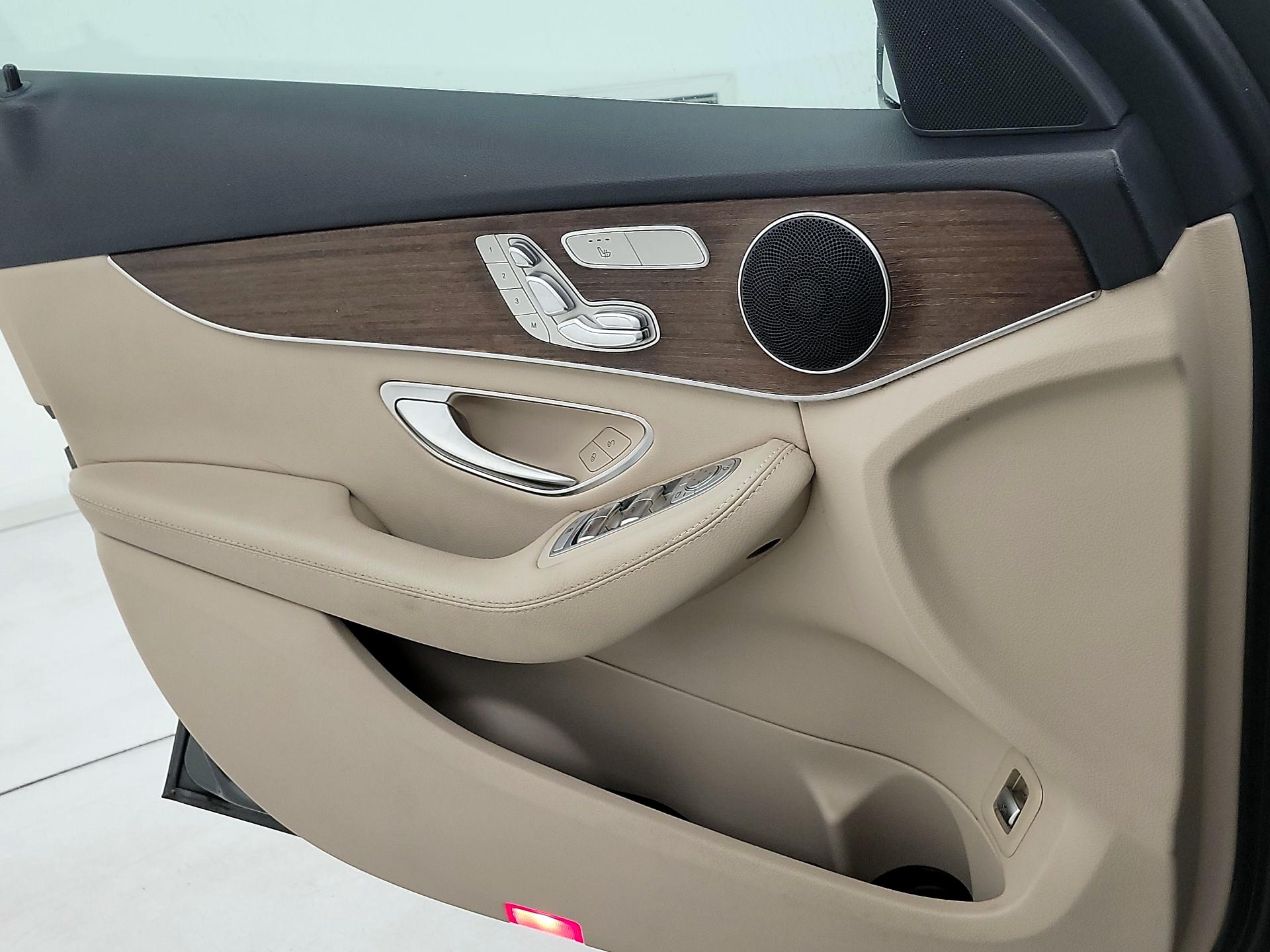 Thumbnail: 2019 Mercedes-Benz C-Class - 12