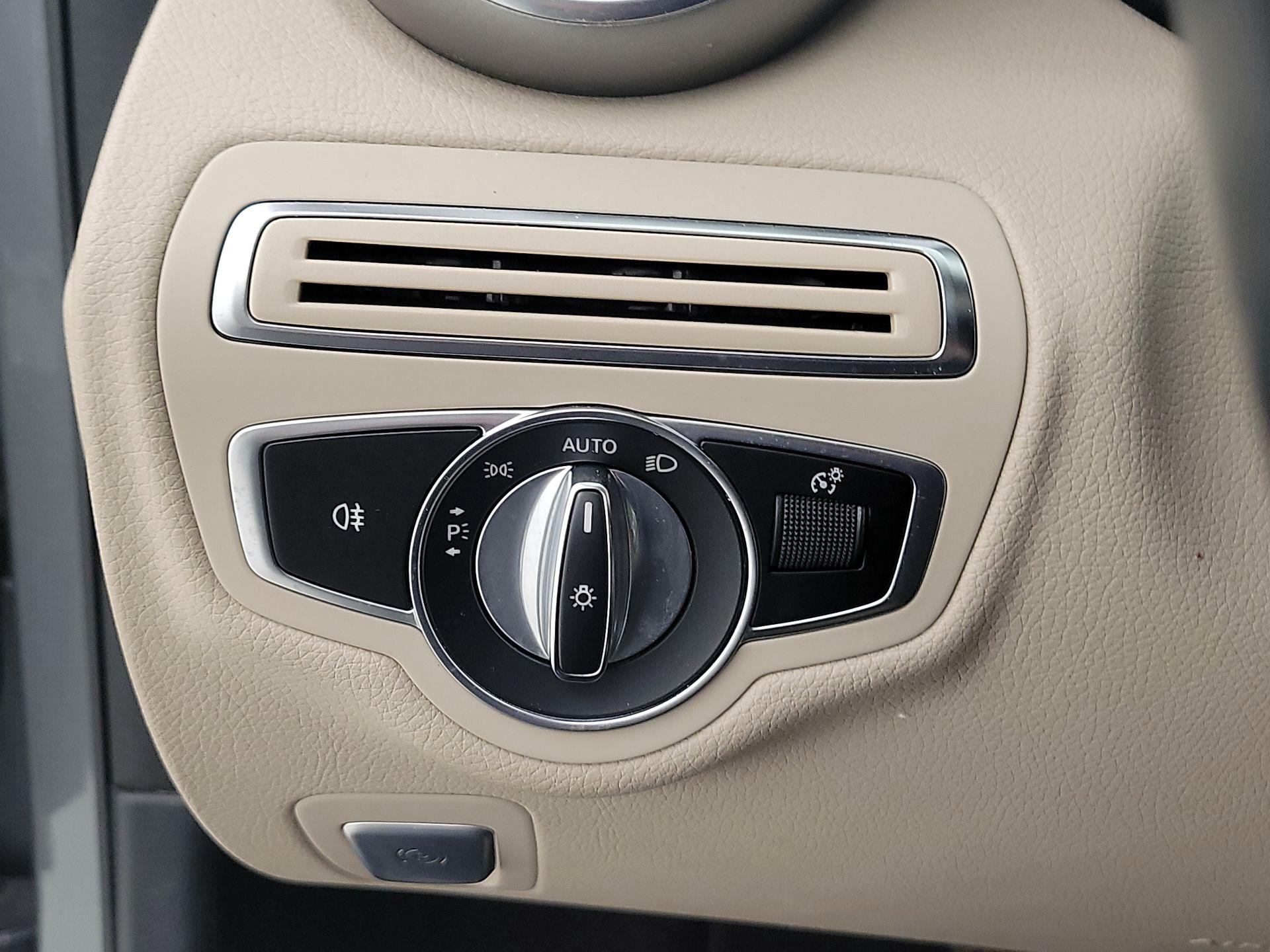 Thumbnail: 2019 Mercedes-Benz C-Class - 13