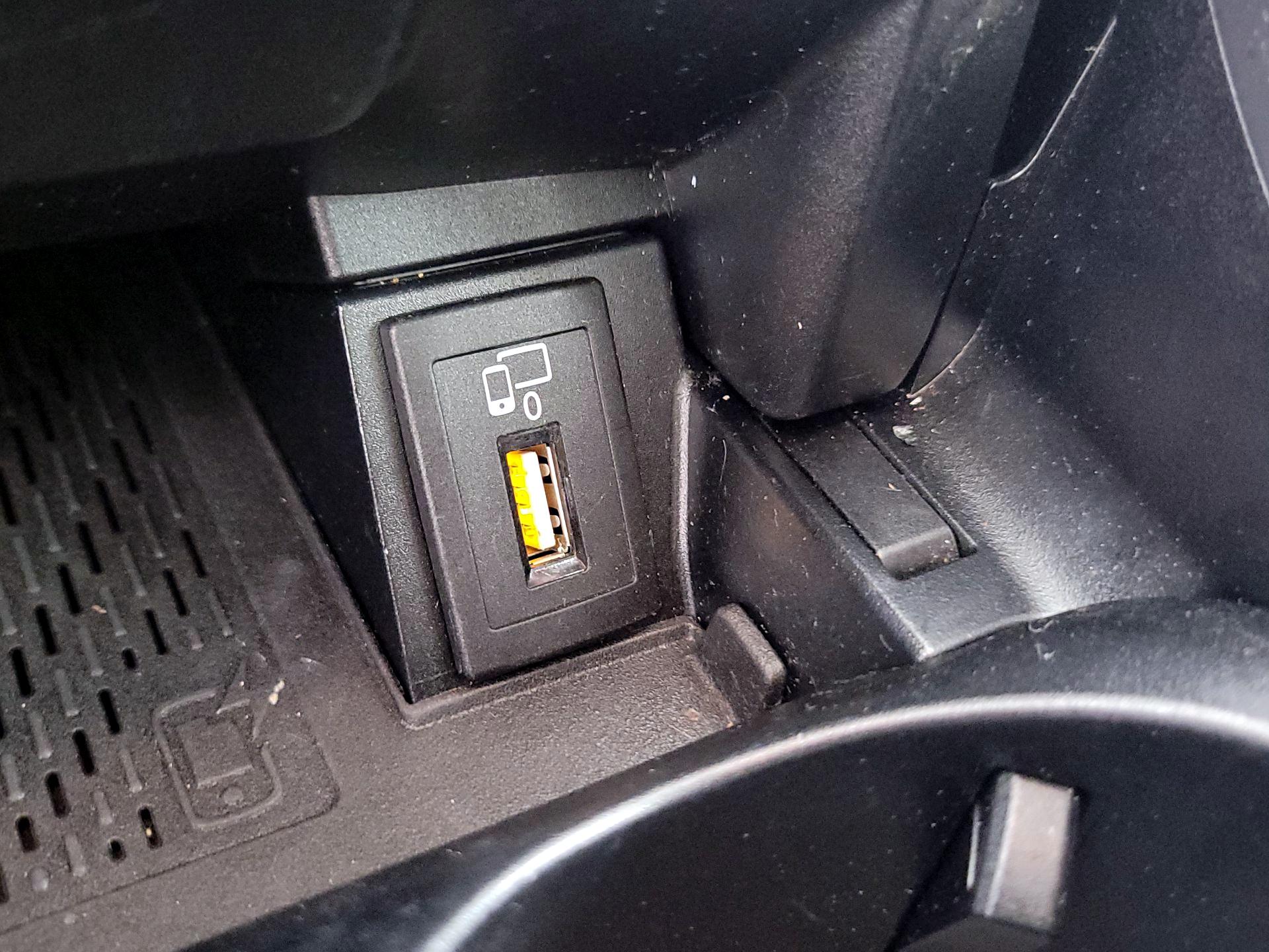 Thumbnail: 2019 Mercedes-Benz C-Class - 18