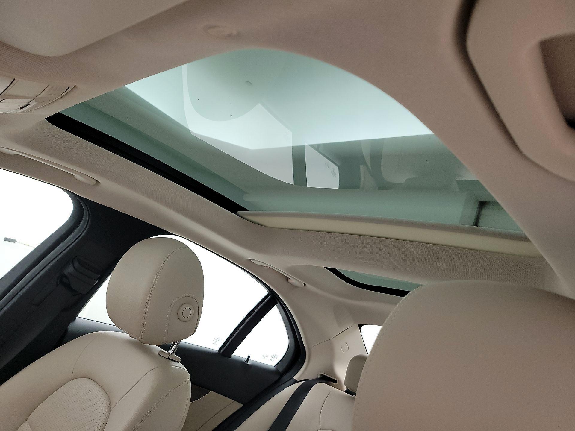 Thumbnail: 2019 Mercedes-Benz C-Class - 19