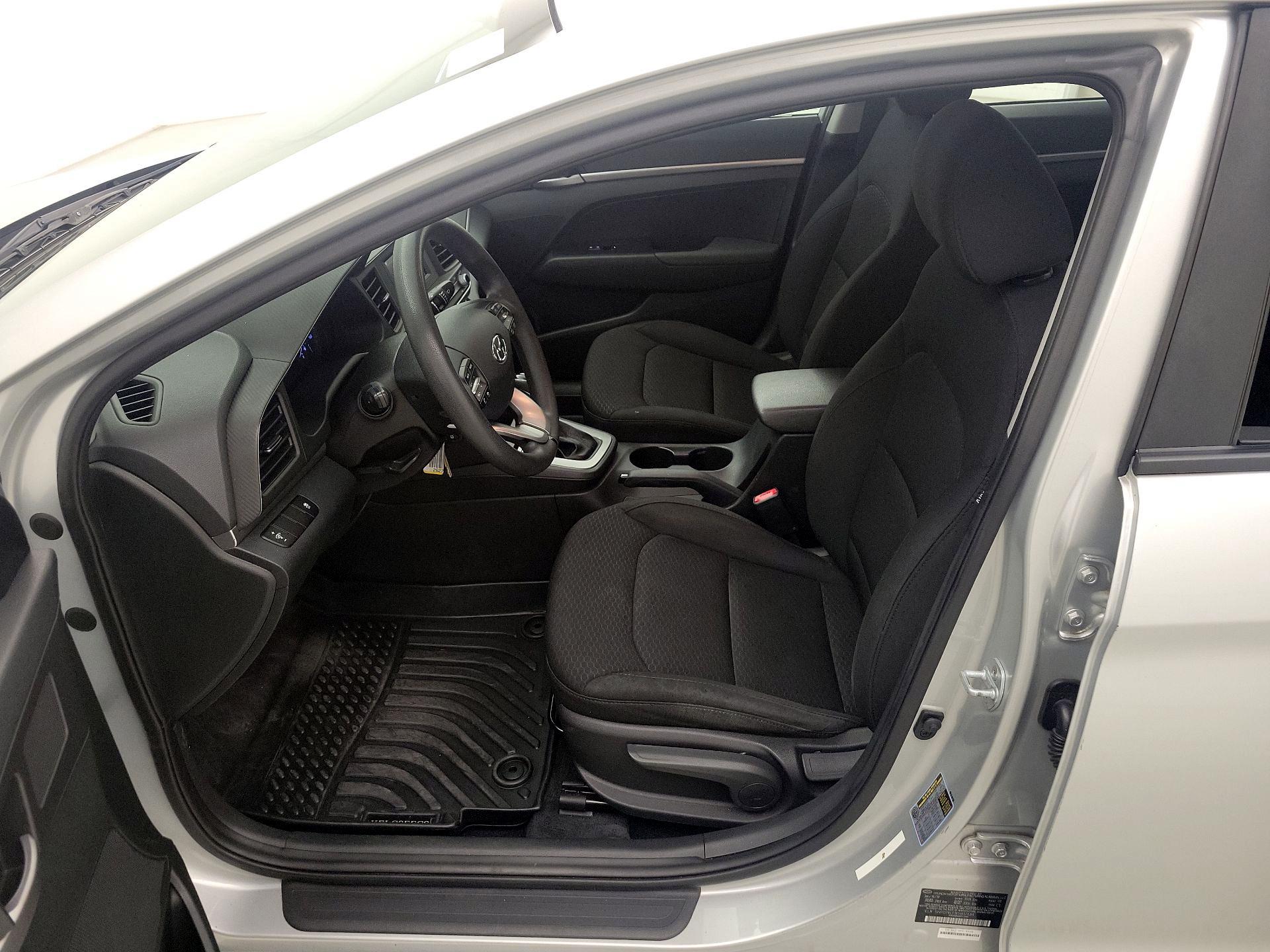 Thumbnail: 2019 Hyundai Elantra - 11