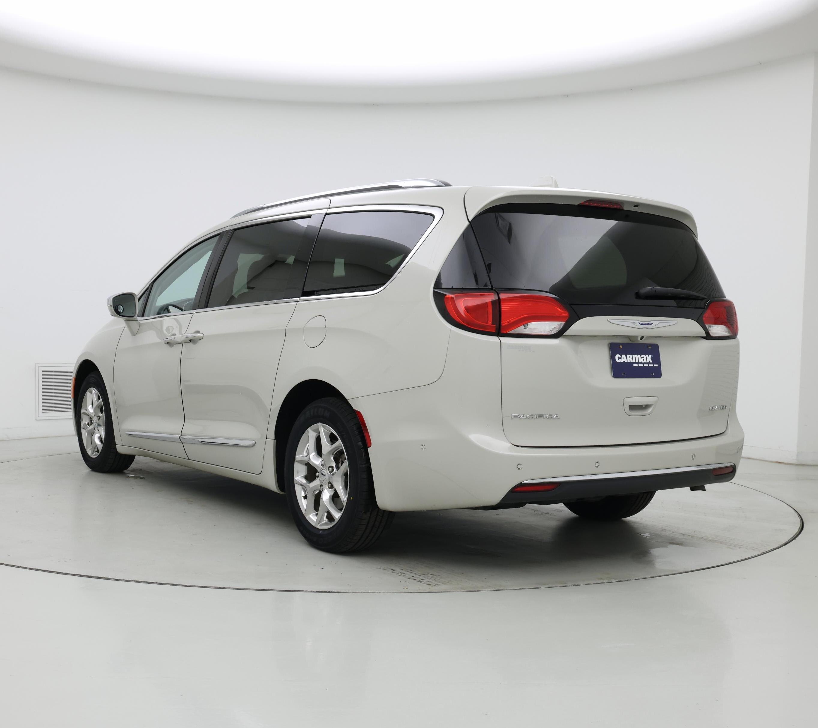 Thumbnail: 2017 Chrysler Pacifica - 2