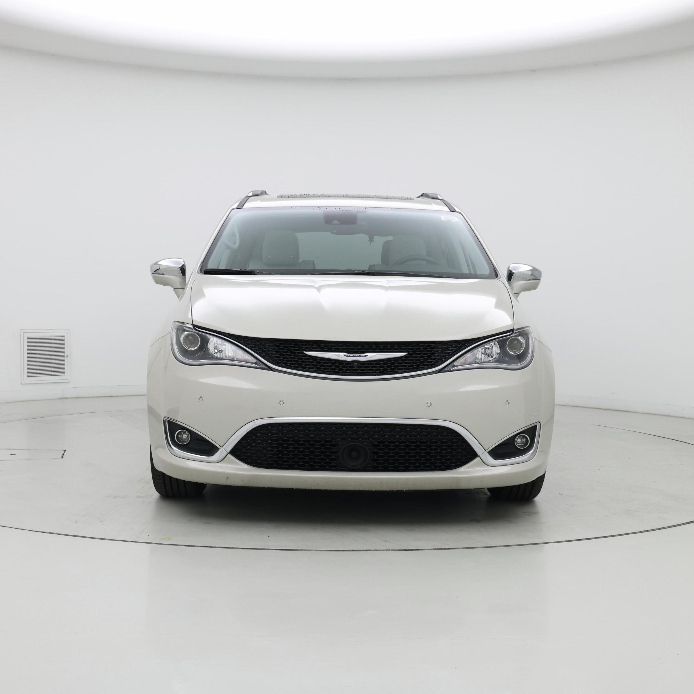 Thumbnail: 2017 Chrysler Pacifica - 5