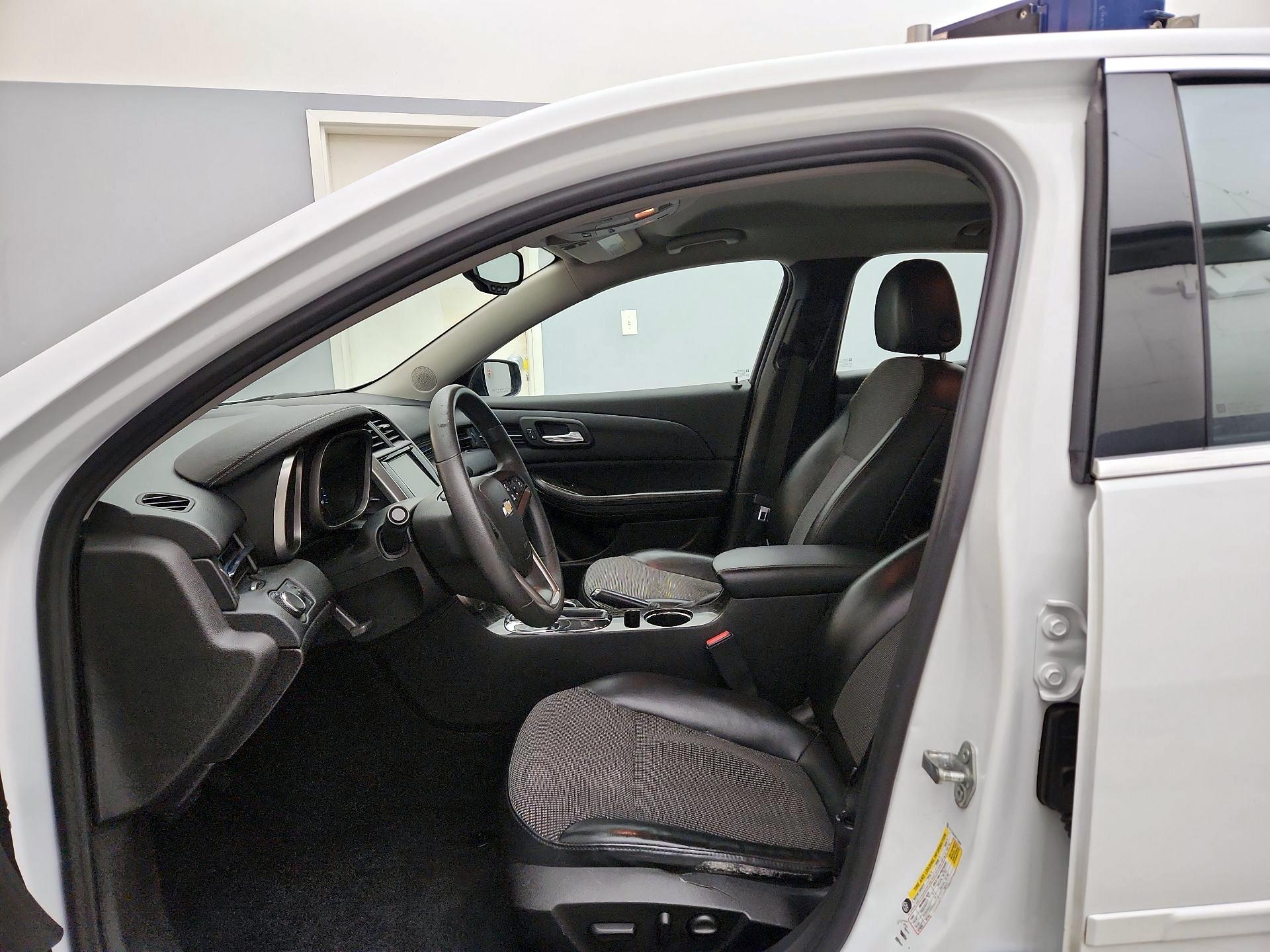 Thumbnail: 2015 Chevrolet Malibu - 11