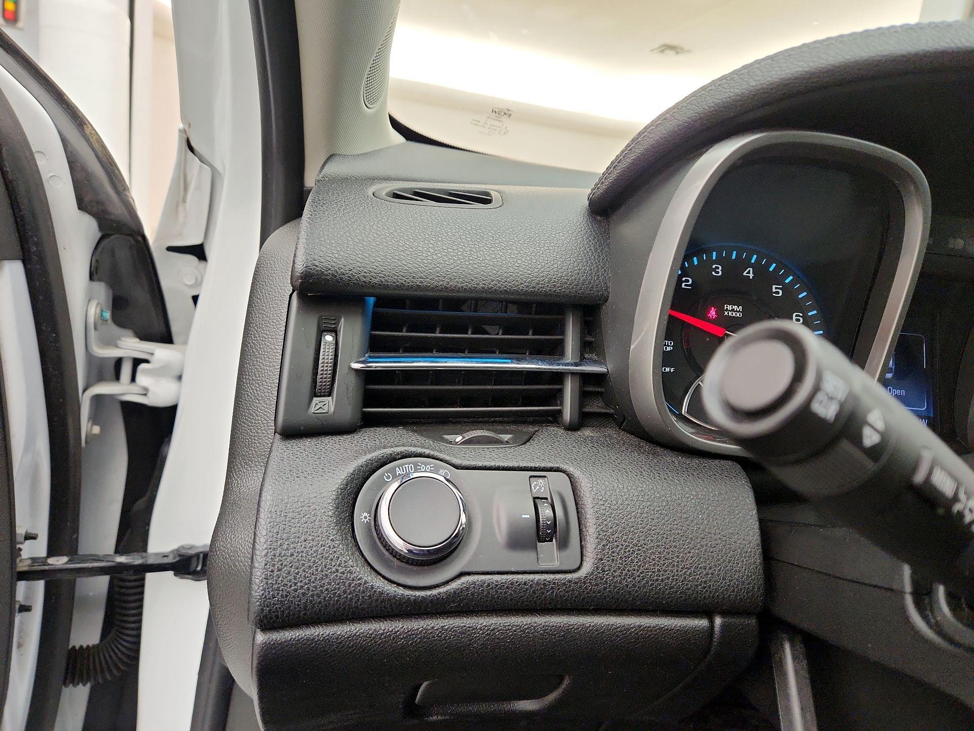 Thumbnail: 2015 Chevrolet Malibu - 13