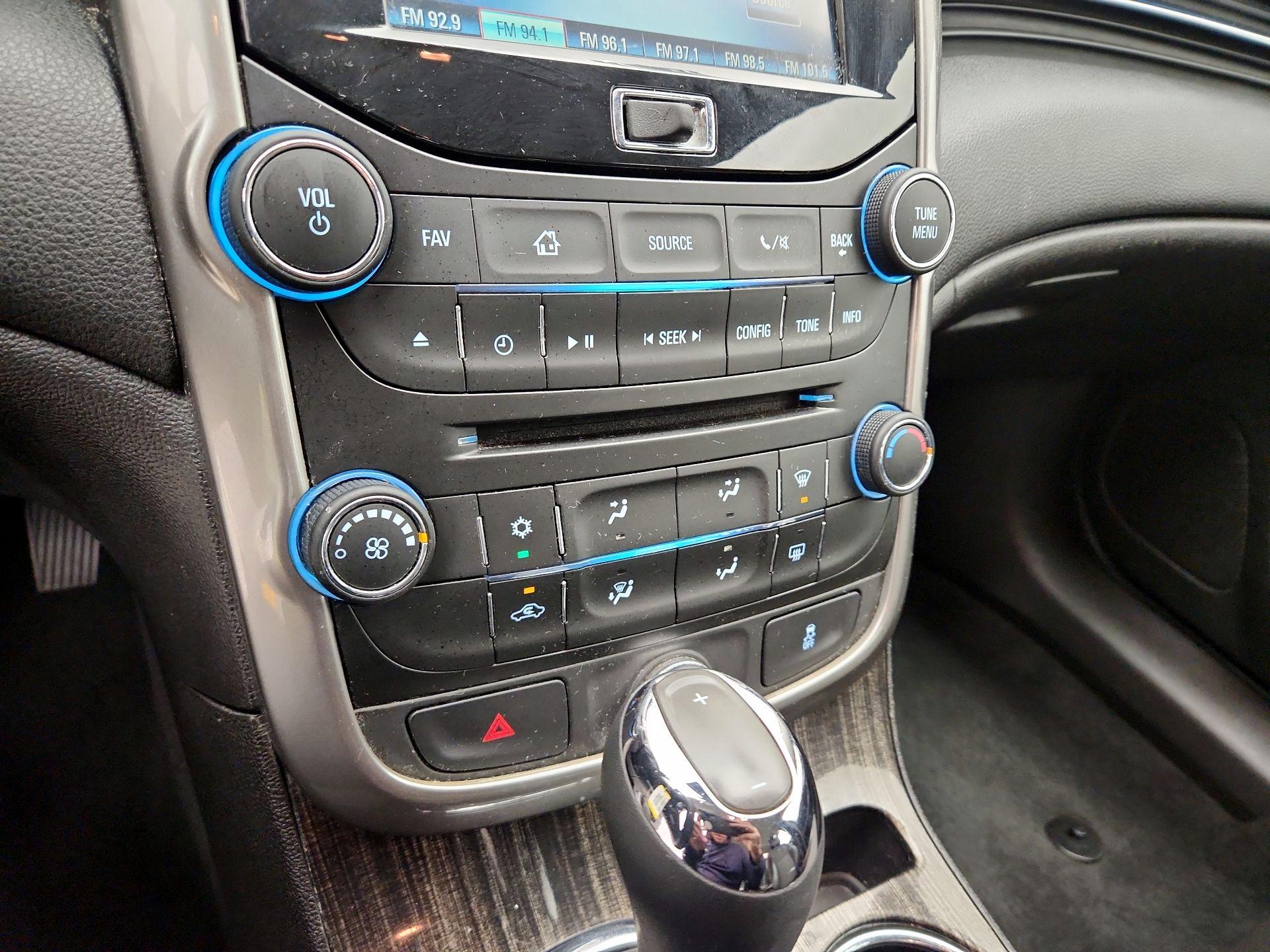 Thumbnail: 2015 Chevrolet Malibu - 16