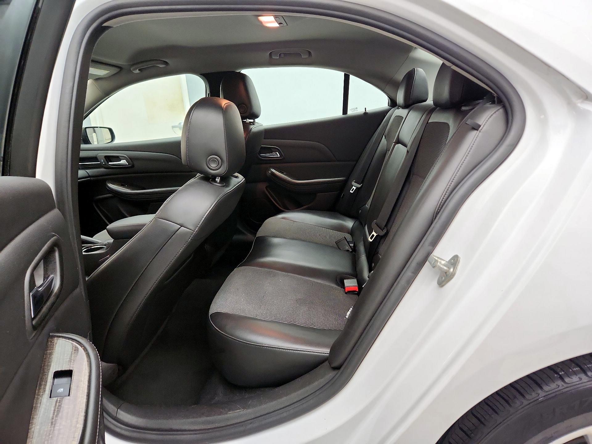 Thumbnail: 2015 Chevrolet Malibu - 19