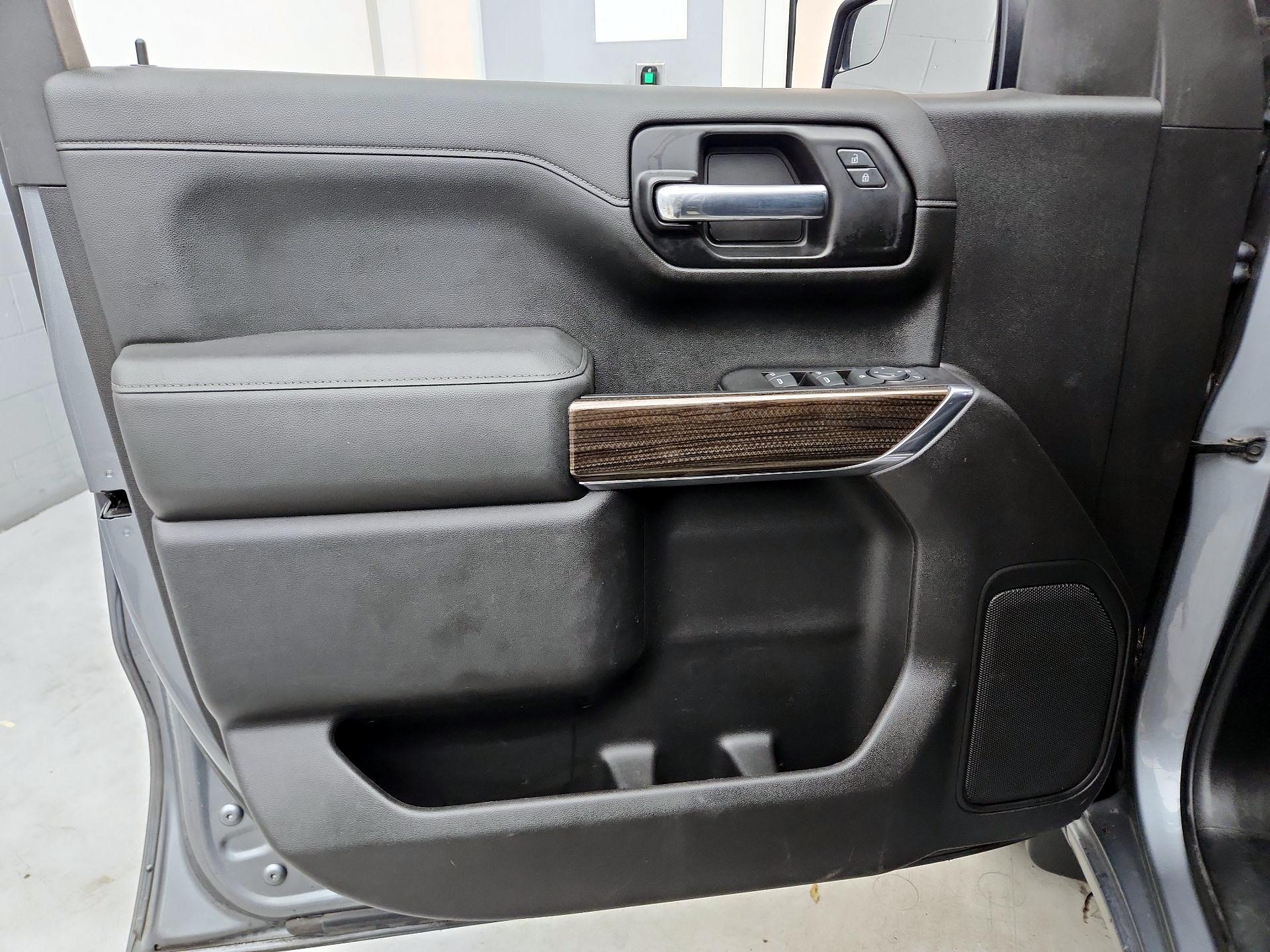 Thumbnail: 2020 Chevrolet Silverado 1500 - 12