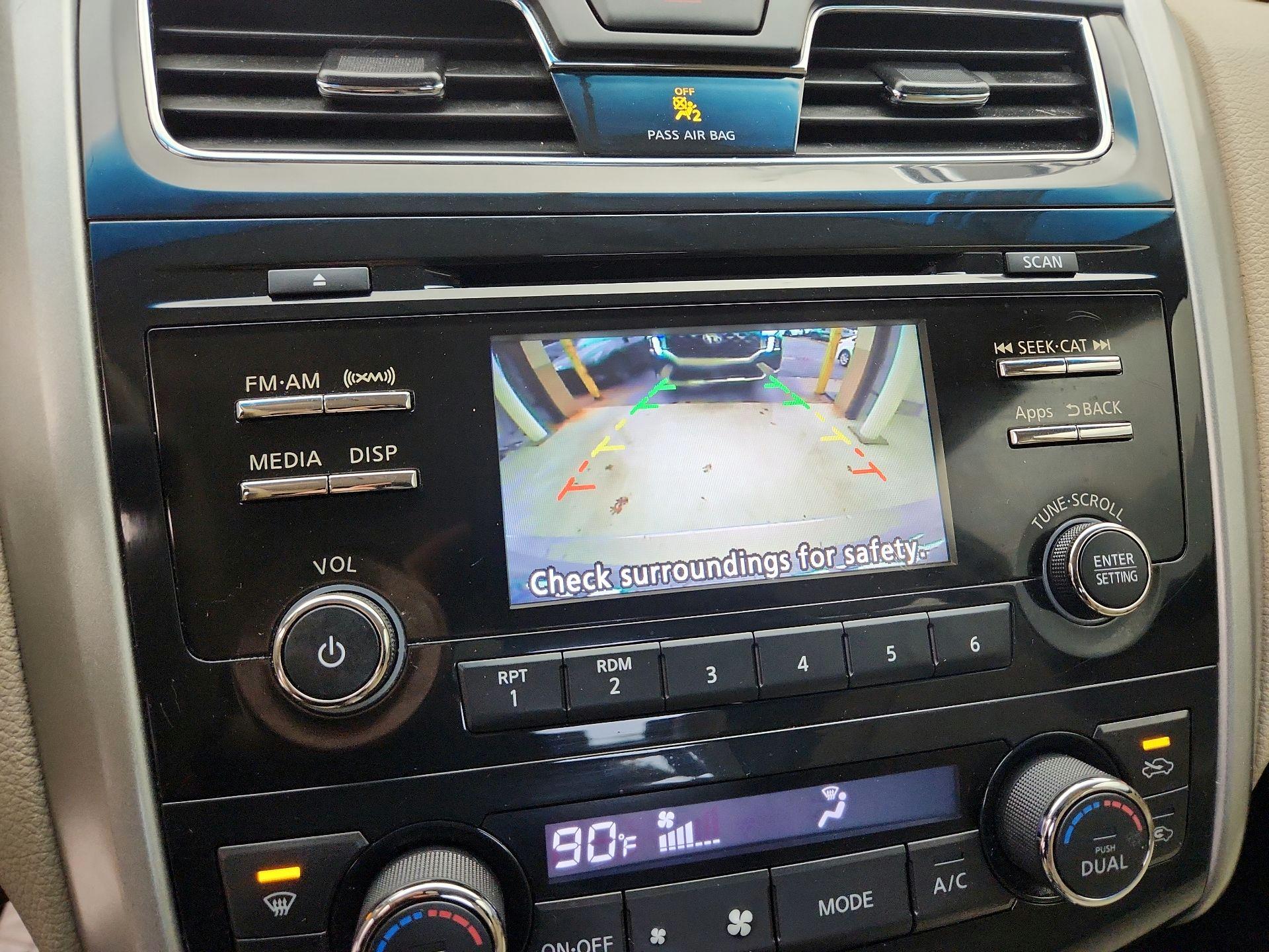 Thumbnail: 2015 Nissan Altima - 14