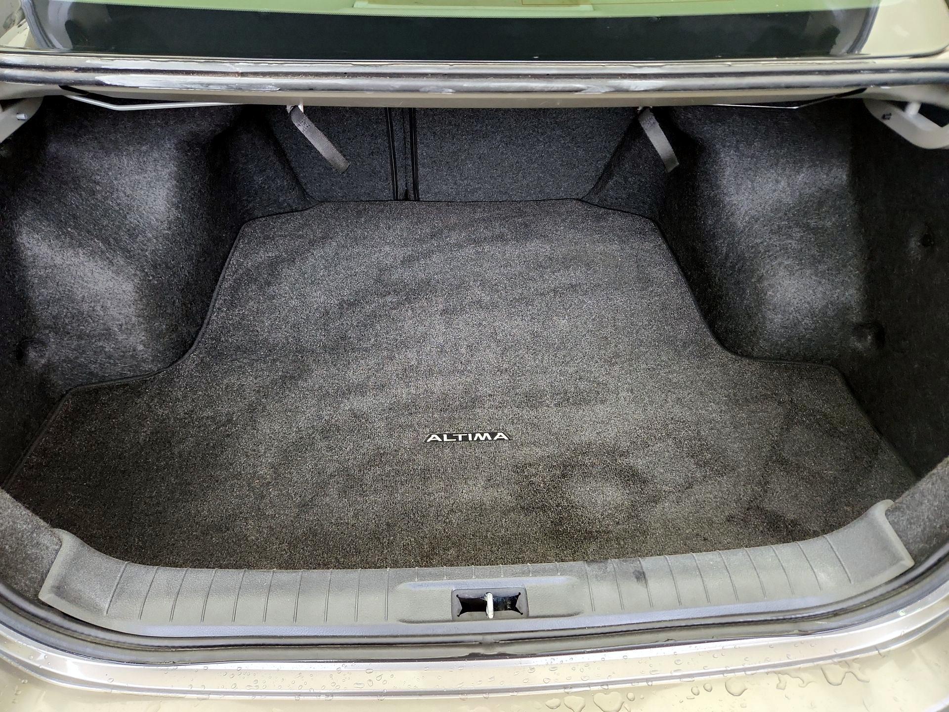 Thumbnail: 2015 Nissan Altima - 20