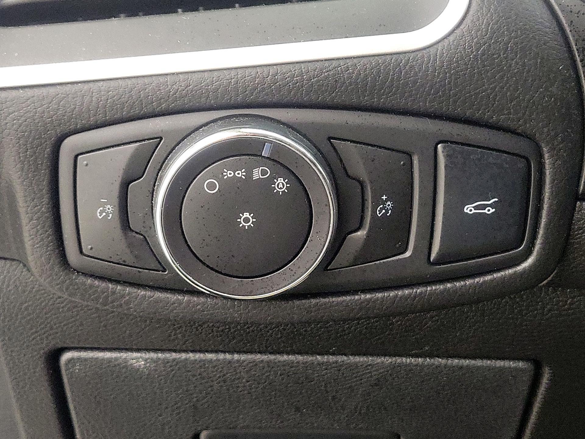 Thumbnail: 2016 Ford Edge - 13