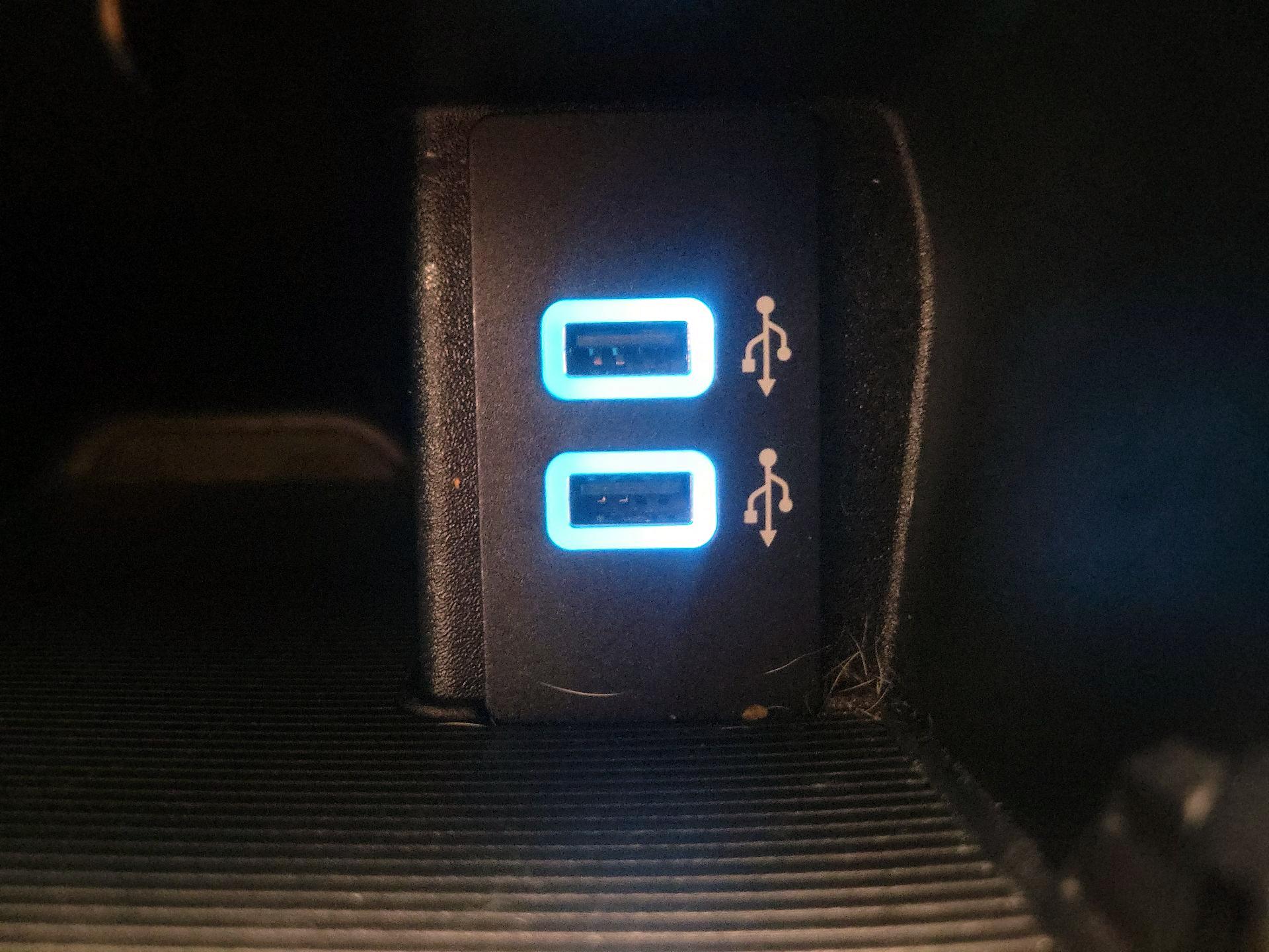 Thumbnail: 2016 Ford Edge - 18