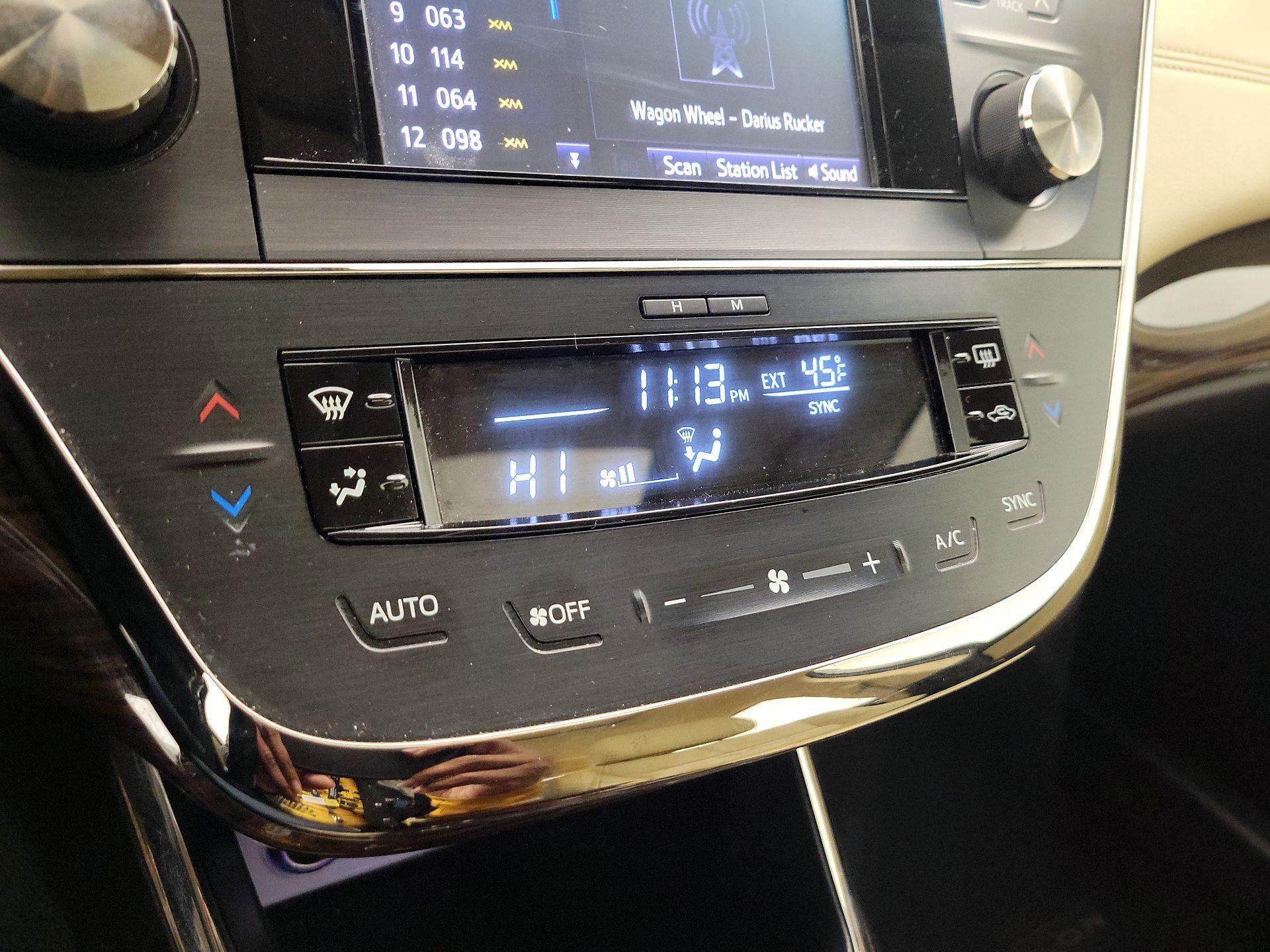 Thumbnail: 2015 Toyota Avalon - 16