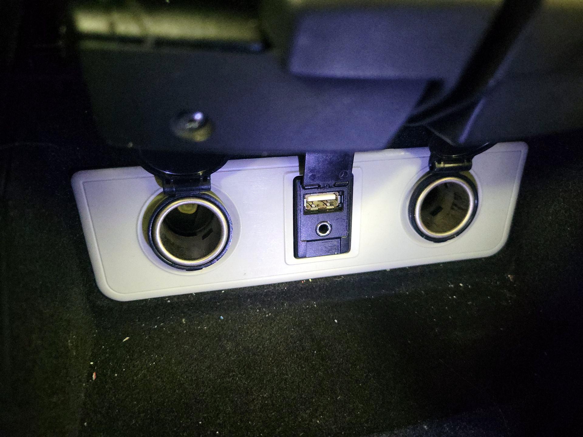 Thumbnail: 2015 Toyota Avalon - 18