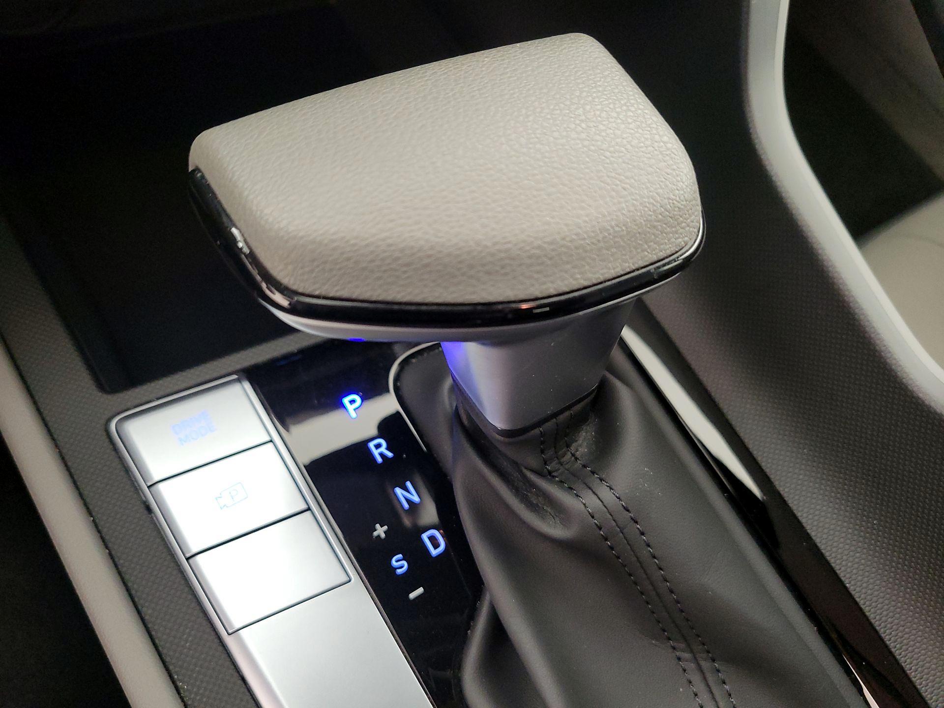 Thumbnail: 2024 Hyundai Elantra - 18