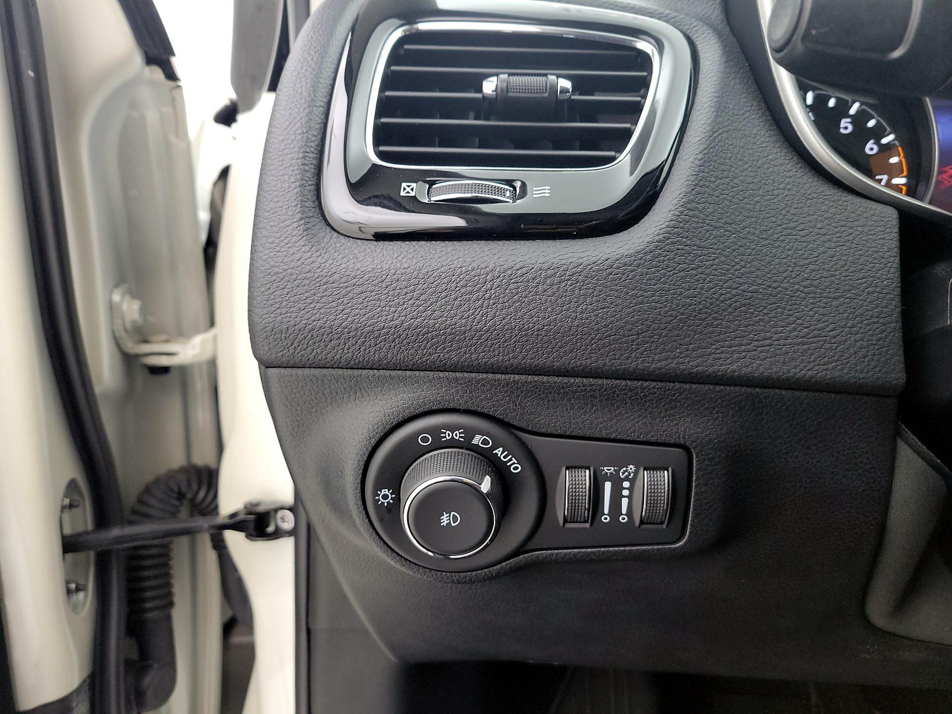 Thumbnail: 2021 Jeep Compass - 13