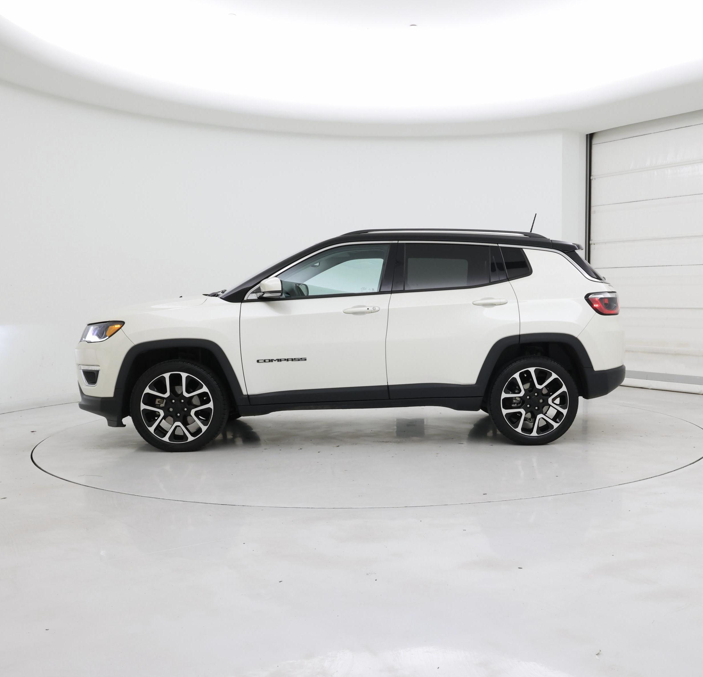 Thumbnail: 2021 Jeep Compass - 3