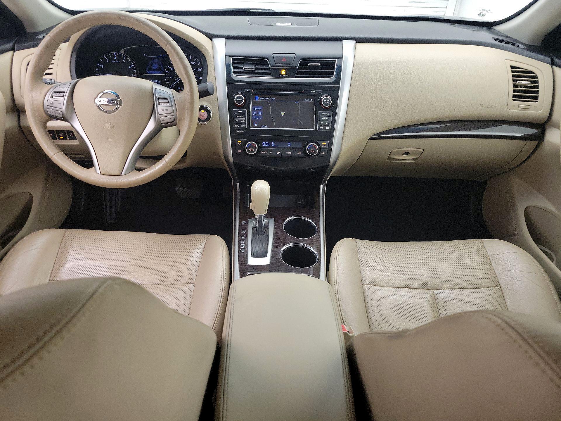 Thumbnail: 2015 Nissan Altima - 9