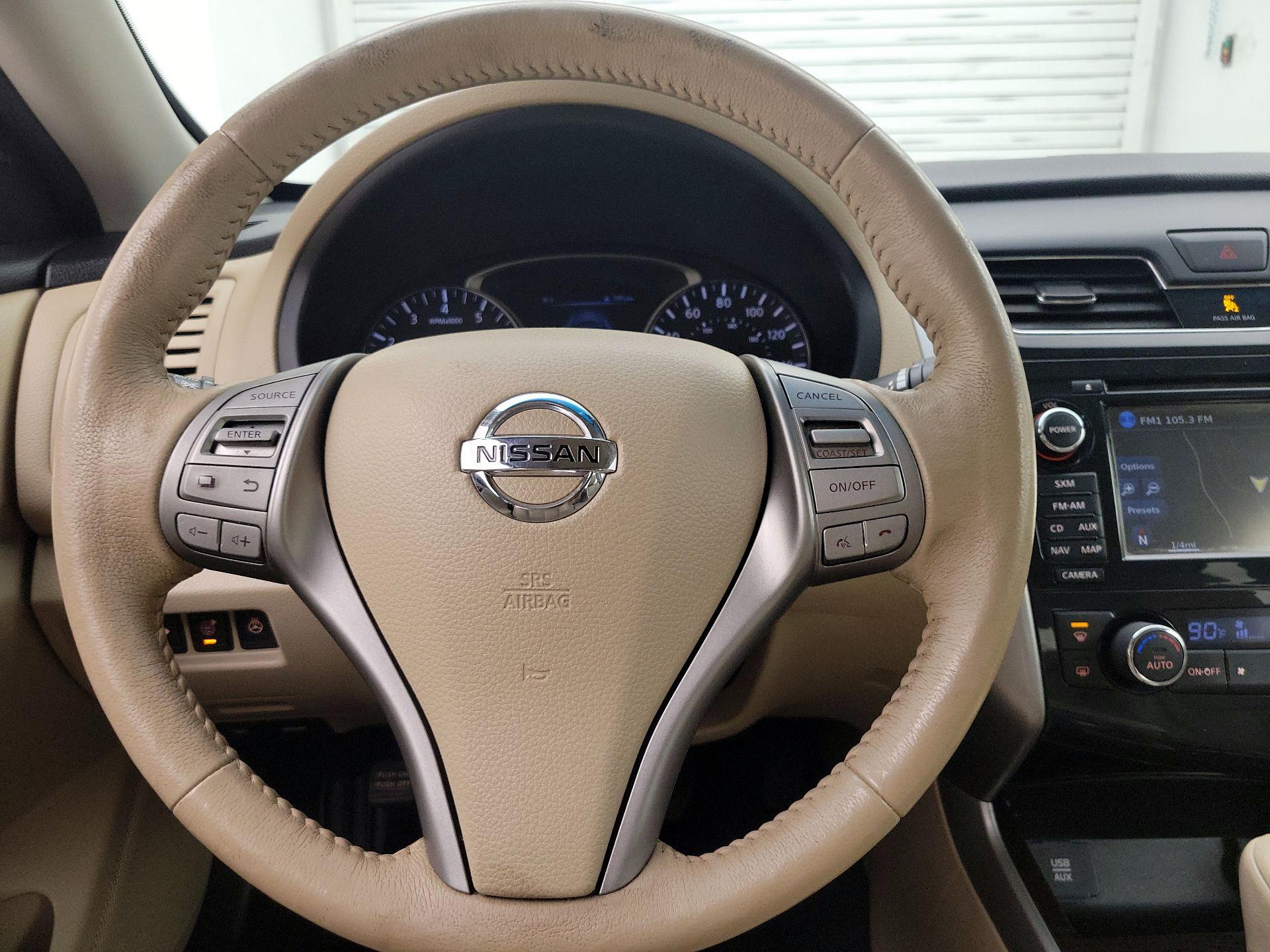 Thumbnail: 2015 Nissan Altima - 10