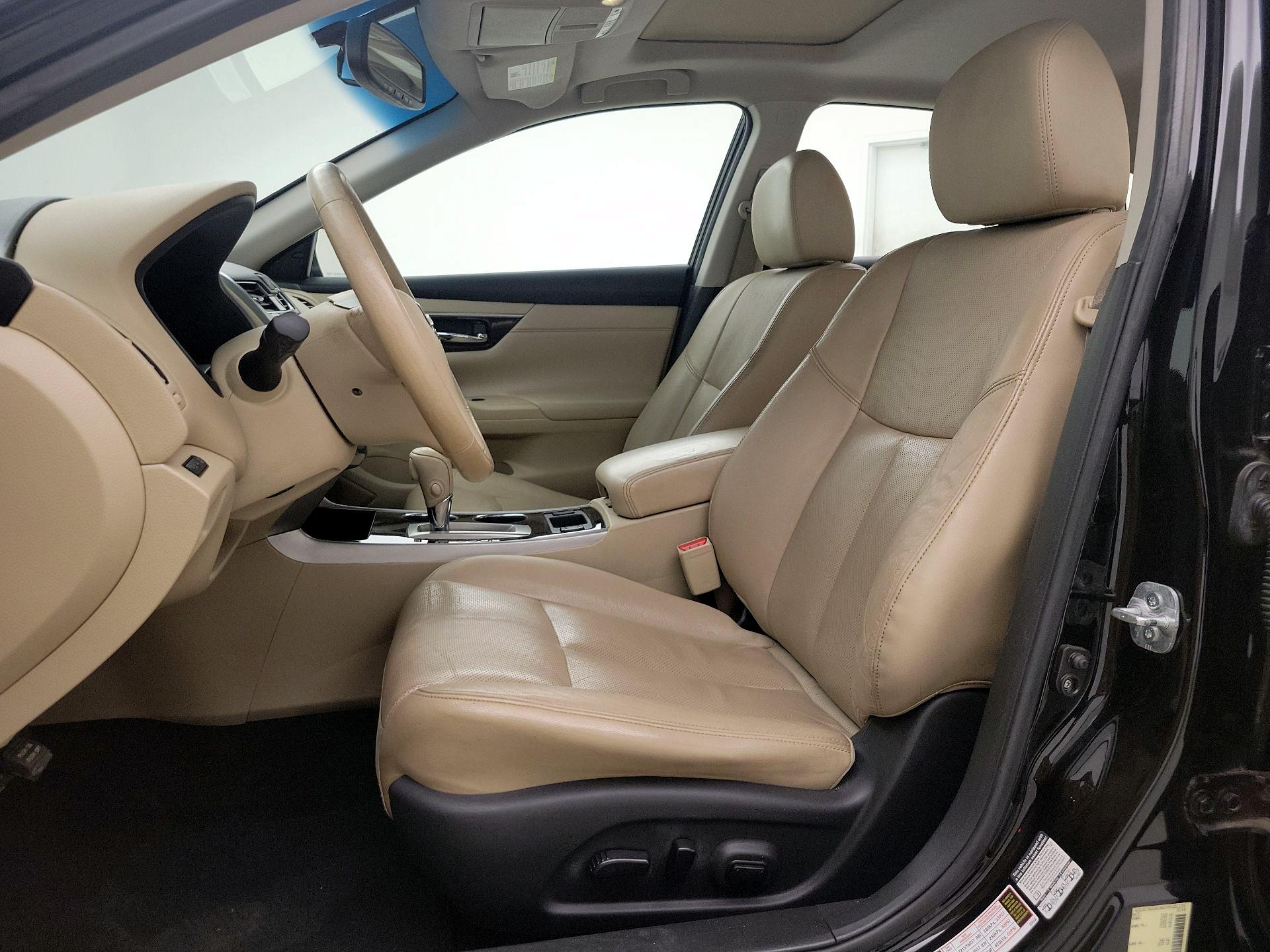 Thumbnail: 2015 Nissan Altima - 11