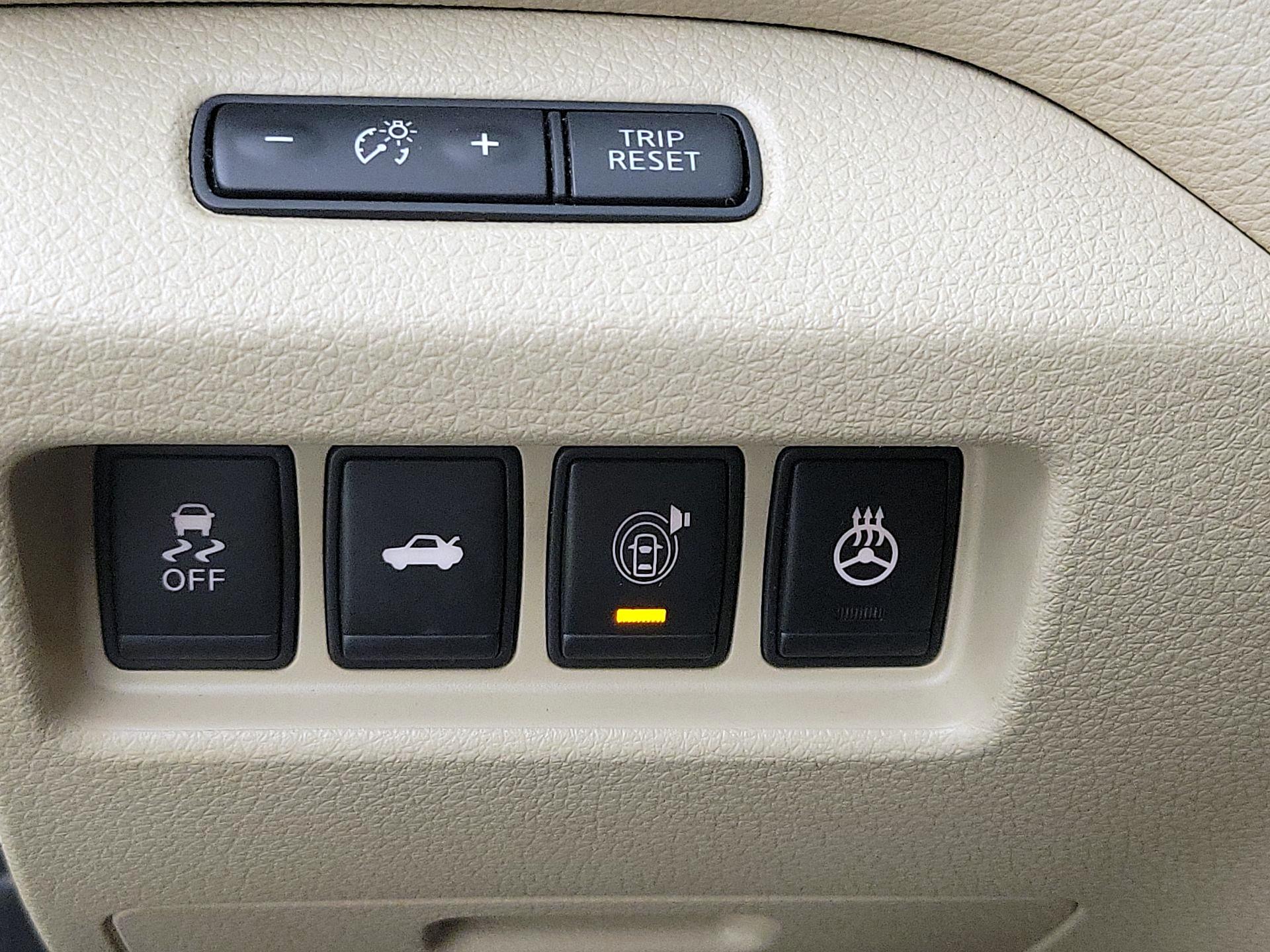 Thumbnail: 2015 Nissan Altima - 13