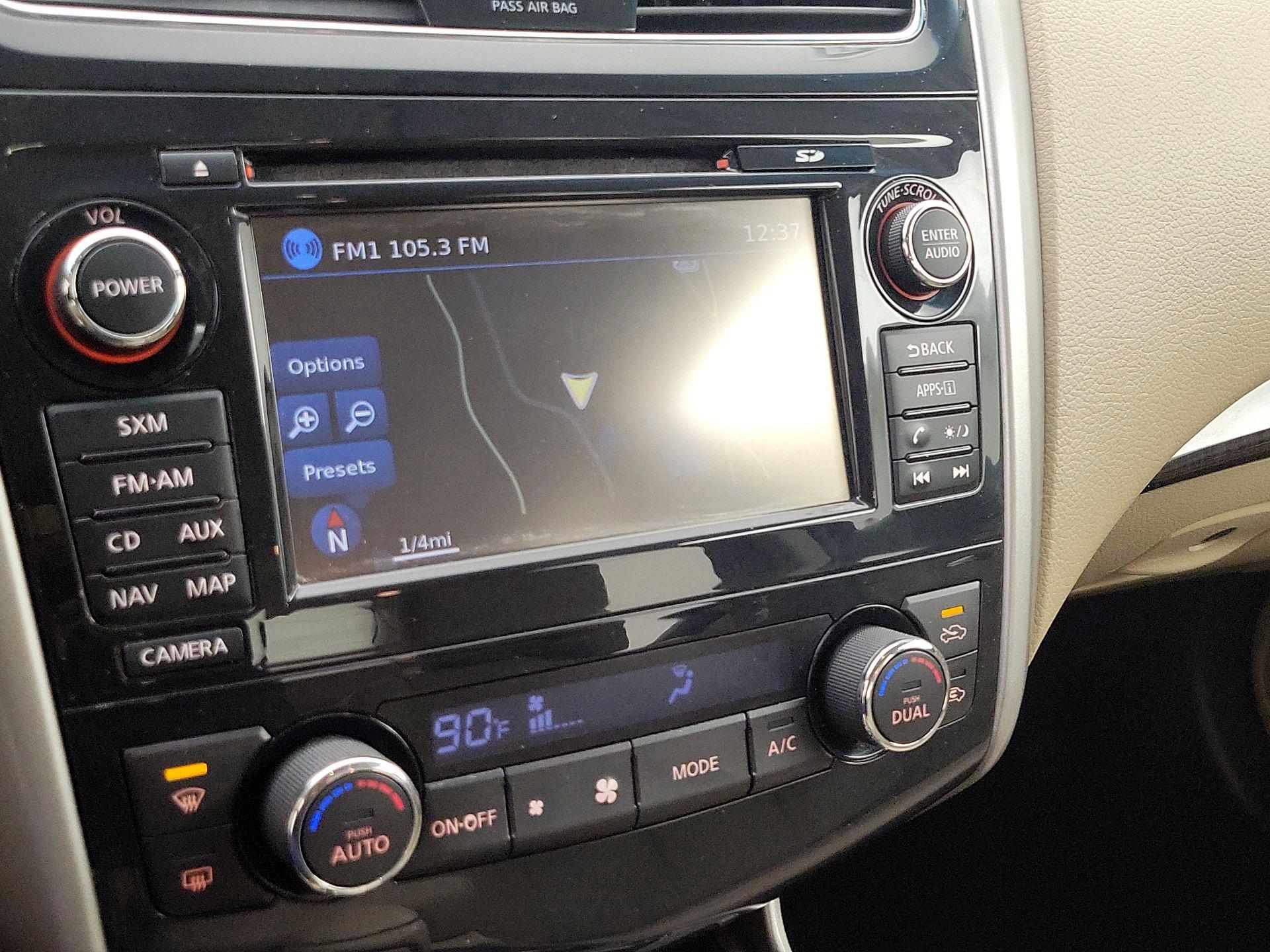 Thumbnail: 2015 Nissan Altima - 14